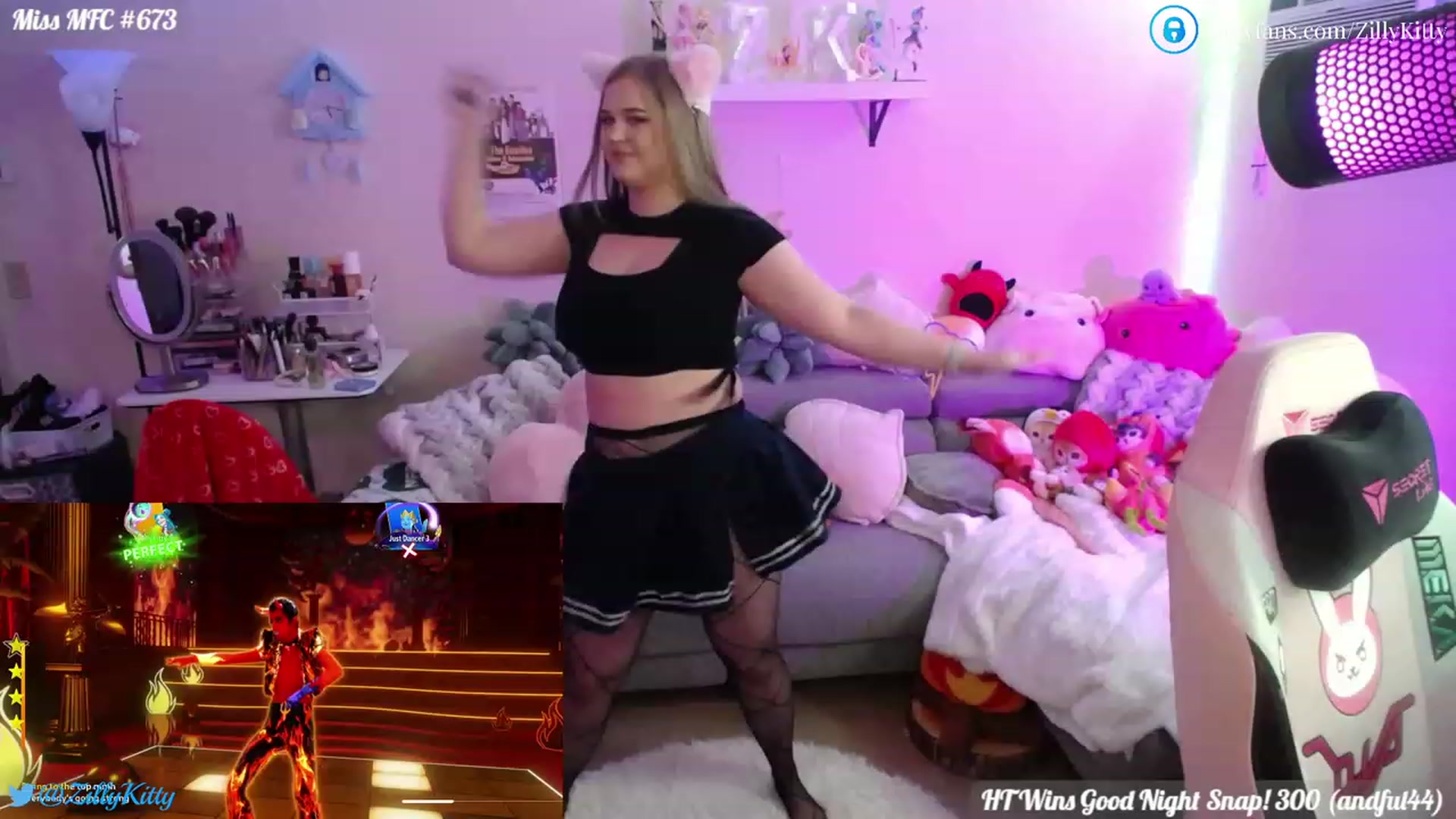 Gallery image thumbnail from ZillyKitty's myfreecams stream on, 04/17/2023, 22:42 image 2 of 20
