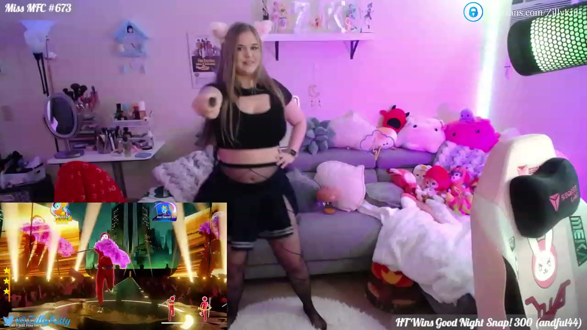 Gallery image thumbnail from ZillyKitty's myfreecams stream on, 04/17/2023, 22:42 image 8 of 20