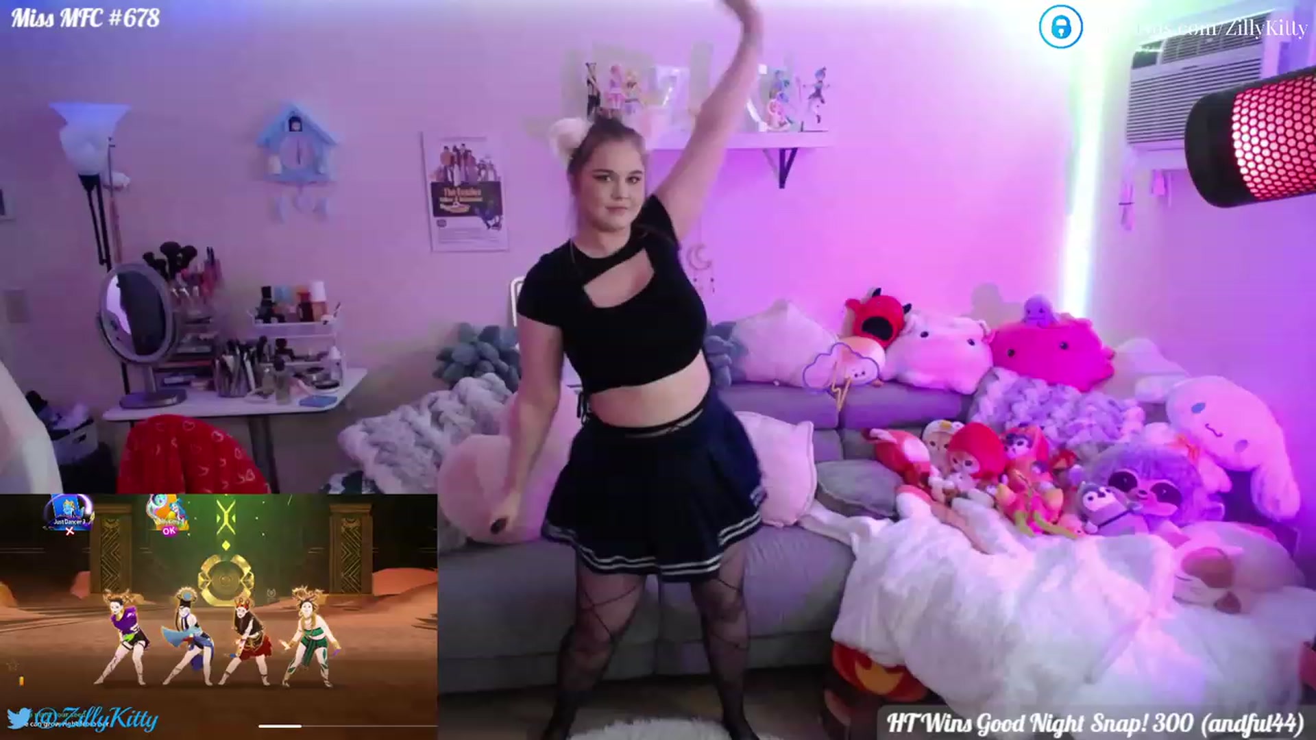 Gallery image thumbnail from ZillyKitty's myfreecams stream on, 04/17/2023, 23:06 image 16 of 20