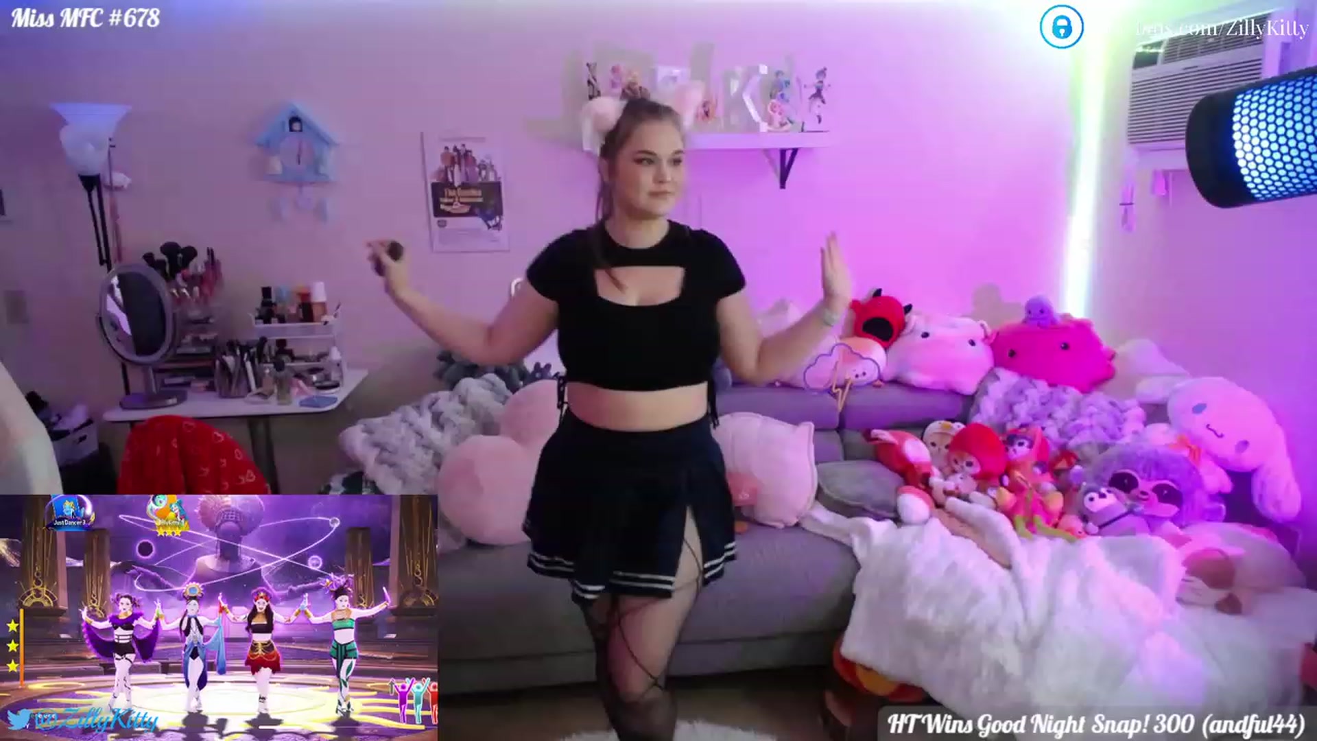 Gallery image thumbnail from ZillyKitty's myfreecams stream on, 04/17/2023, 23:06 image 19 of 20