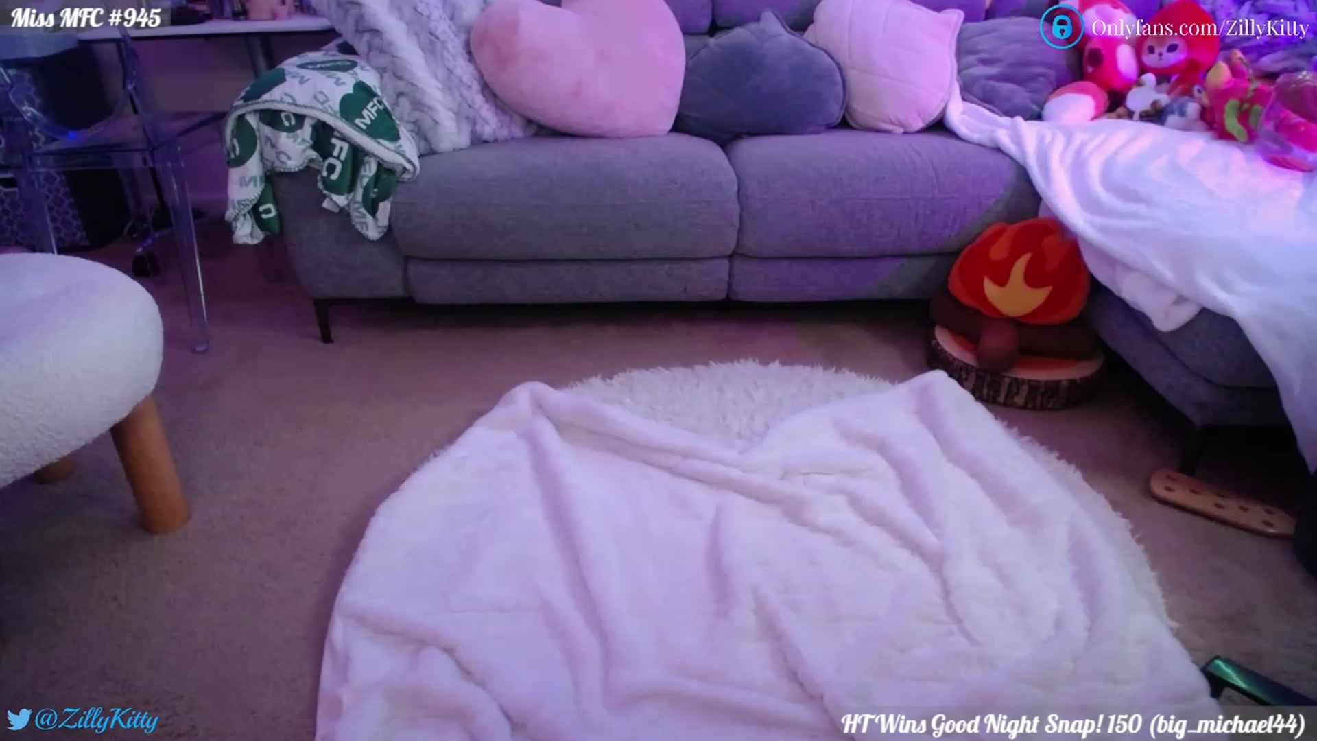 Gallery image thumbnail from ZillyKitty's myfreecams stream on, 04/24/2023, 23:17 image 17 of 20