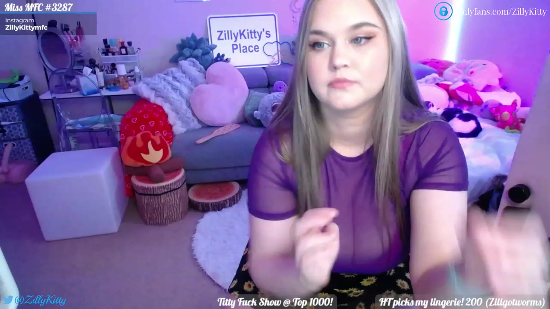 Gallery image thumbnail from ZillyKitty's myfreecams stream on, 05/30/2023, 18:23 image 1 of 20