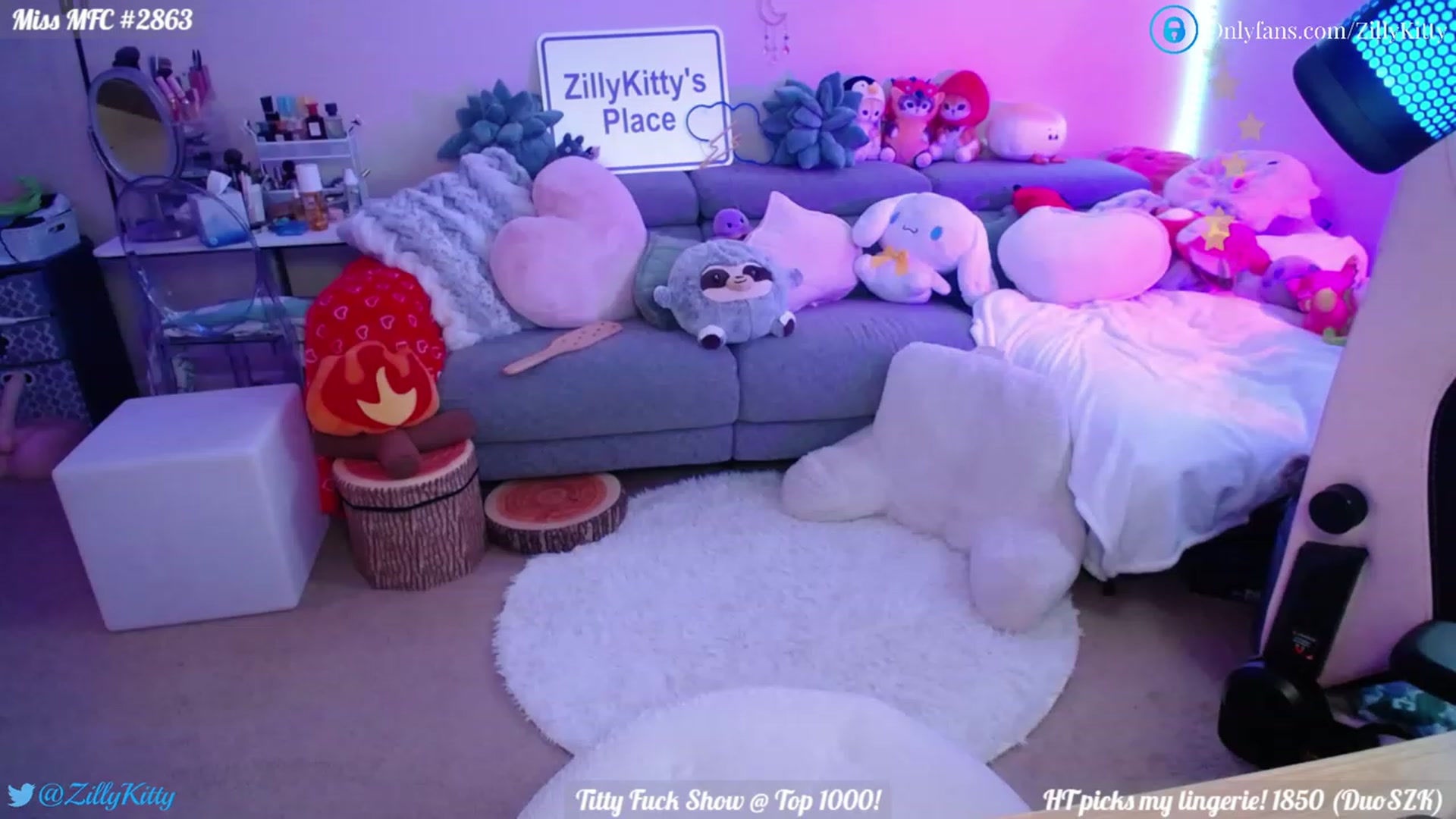 Gallery image thumbnail from ZillyKitty's myfreecams stream on, 05/30/2023, 18:23 image 15 of 20