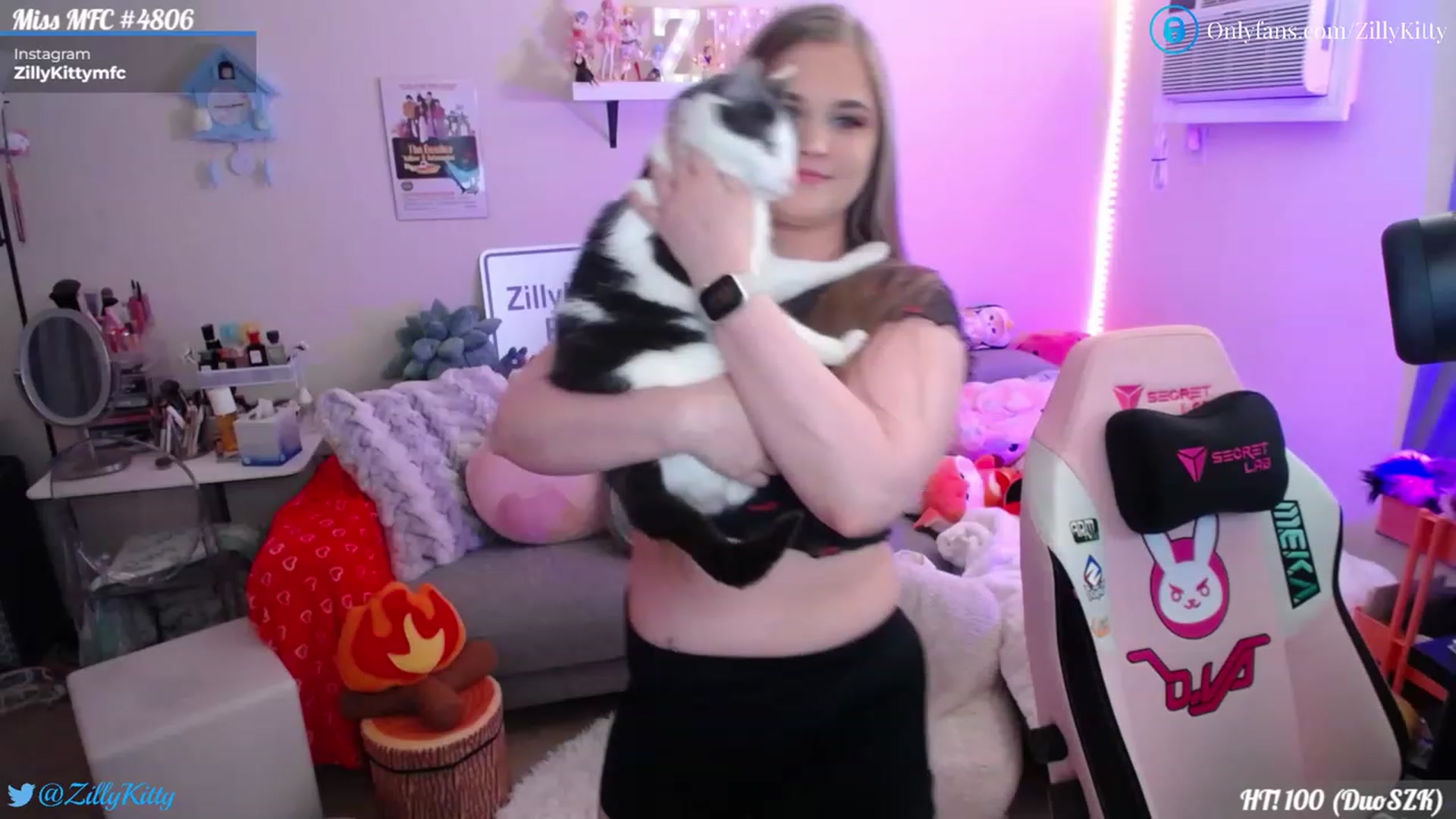 Gallery image thumbnail from ZillyKitty's myfreecams stream on, 06/09/2023, 20:03 image 10 of 20