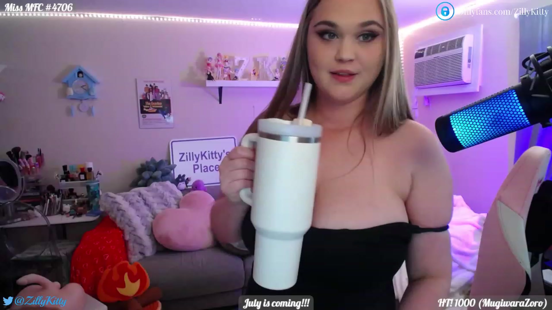 Gallery image thumbnail from ZillyKitty's myfreecams stream on, 06/13/2023, 20:45 image 8 of 20