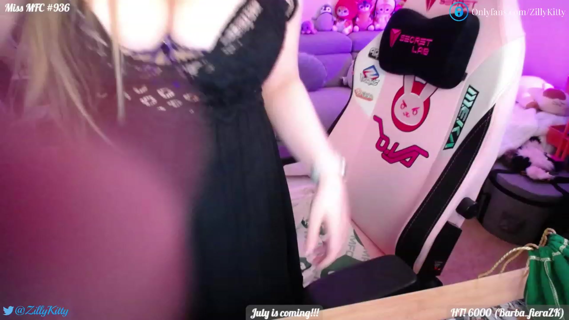 Gallery image thumbnail from ZillyKitty's myfreecams stream on, 06/30/2023, 18:47 image 14 of 20