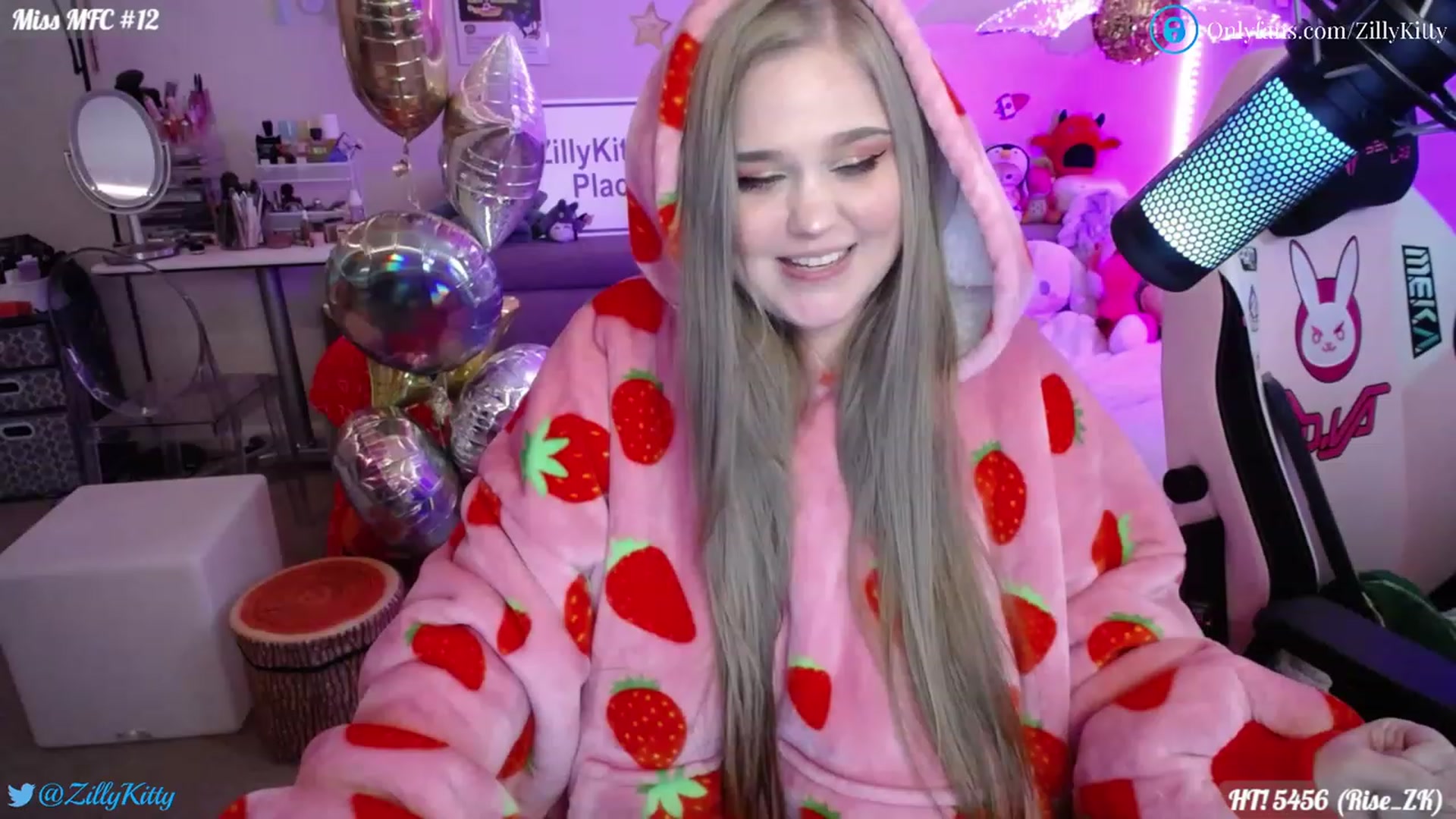 Gallery image thumbnail from ZillyKitty's myfreecams stream on, 07/01/2023, 23:41 image 20 of 20