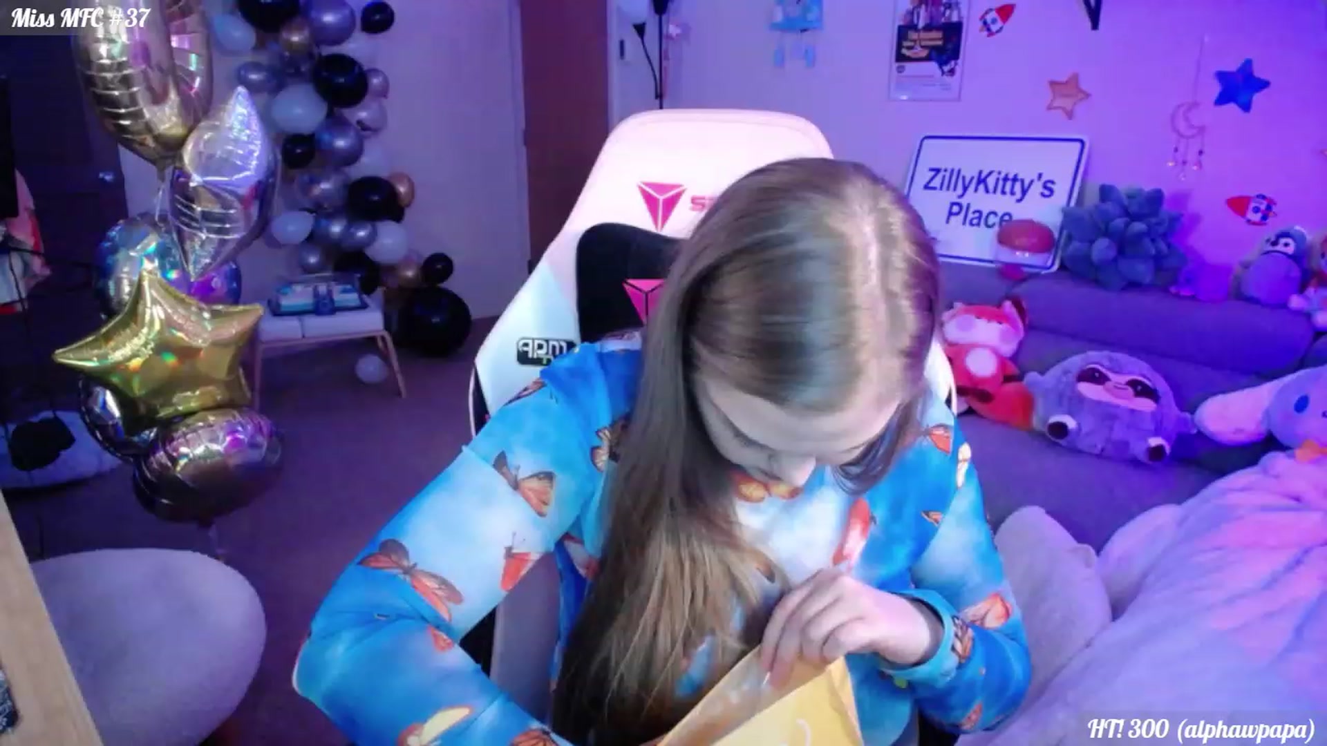 Gallery image thumbnail from ZillyKitty's myfreecams stream on, 07/03/2023, 20:06 image 2 of 20