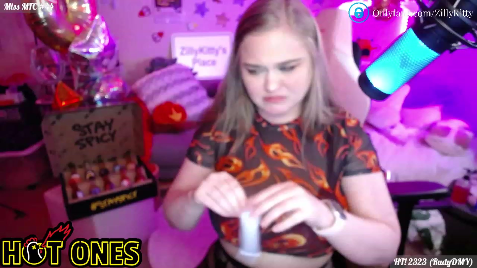 Gallery image thumbnail from ZillyKitty's myfreecams stream on, 07/08/2023, 02:17 image 17 of 20