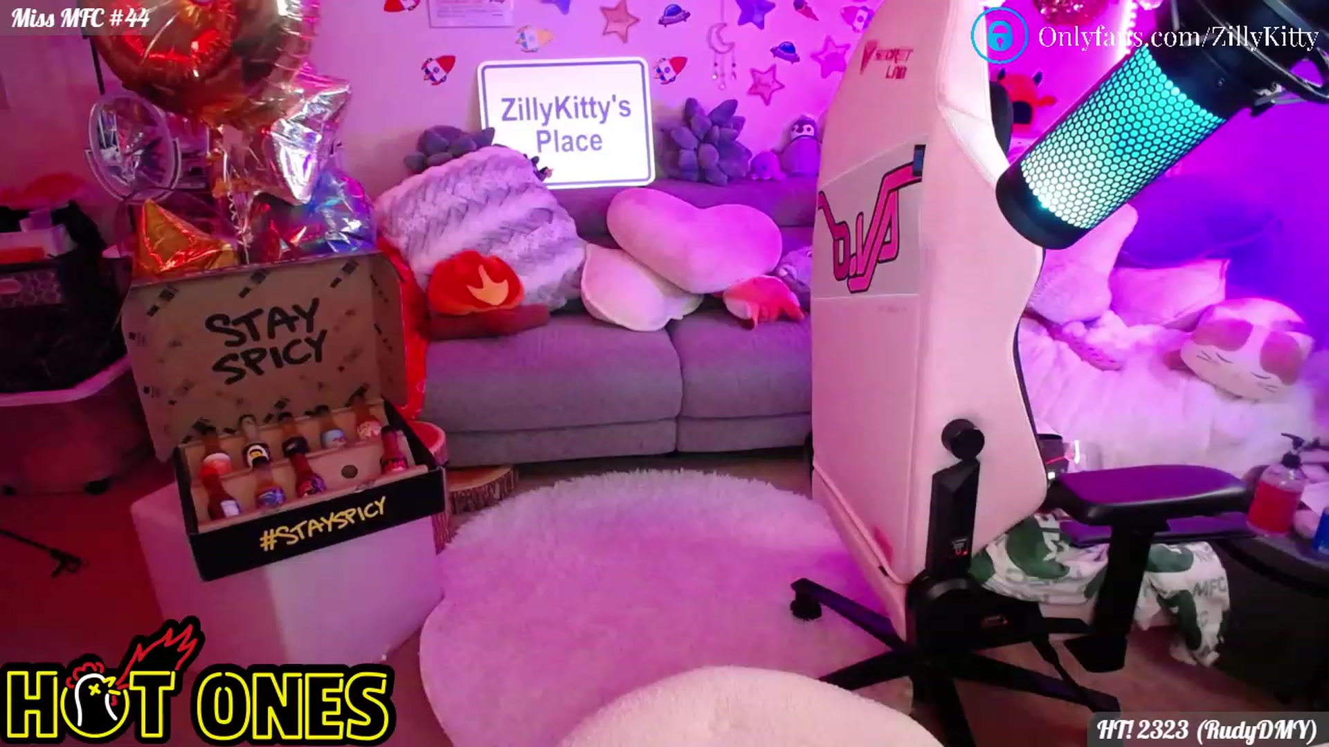 Gallery image thumbnail from ZillyKitty's myfreecams stream on, 07/08/2023, 02:17 image 16 of 20