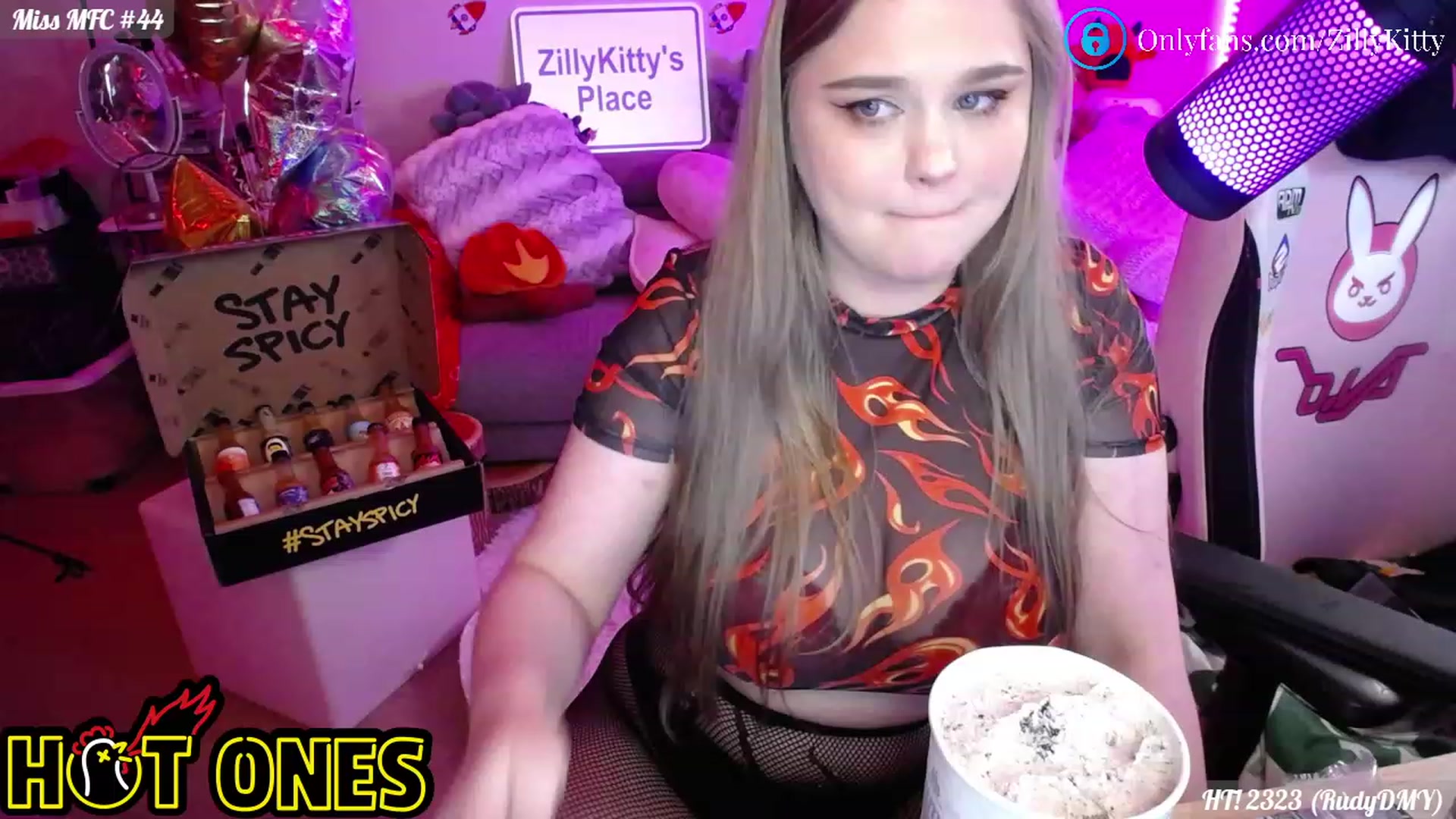 Gallery image thumbnail from ZillyKitty's myfreecams stream on, 07/08/2023, 02:17 image 12 of 20