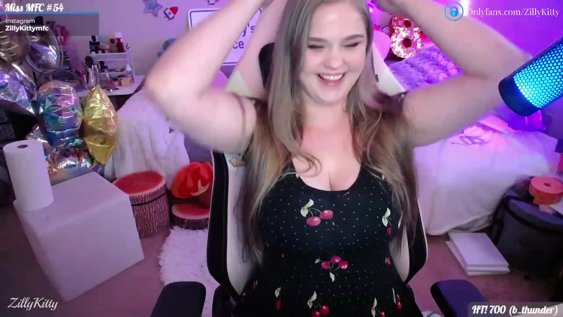 Gallery image thumbnail from ZillyKitty's myfreecams stream on, 07/10/2023, 23:24 image 18 of 20