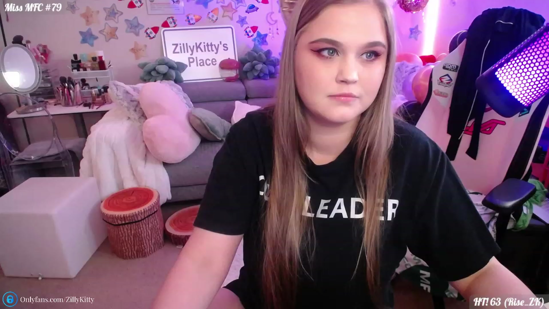 Gallery image thumbnail from ZillyKitty's myfreecams stream on, 07/15/2023, 21:07 image 9 of 20