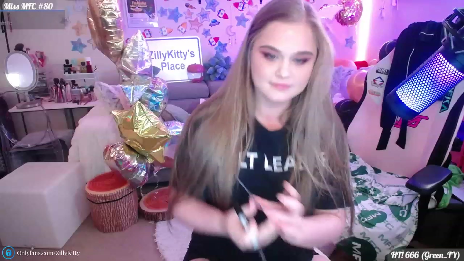 Gallery image thumbnail from ZillyKitty's myfreecams stream on, 07/15/2023, 21:07 image 16 of 20