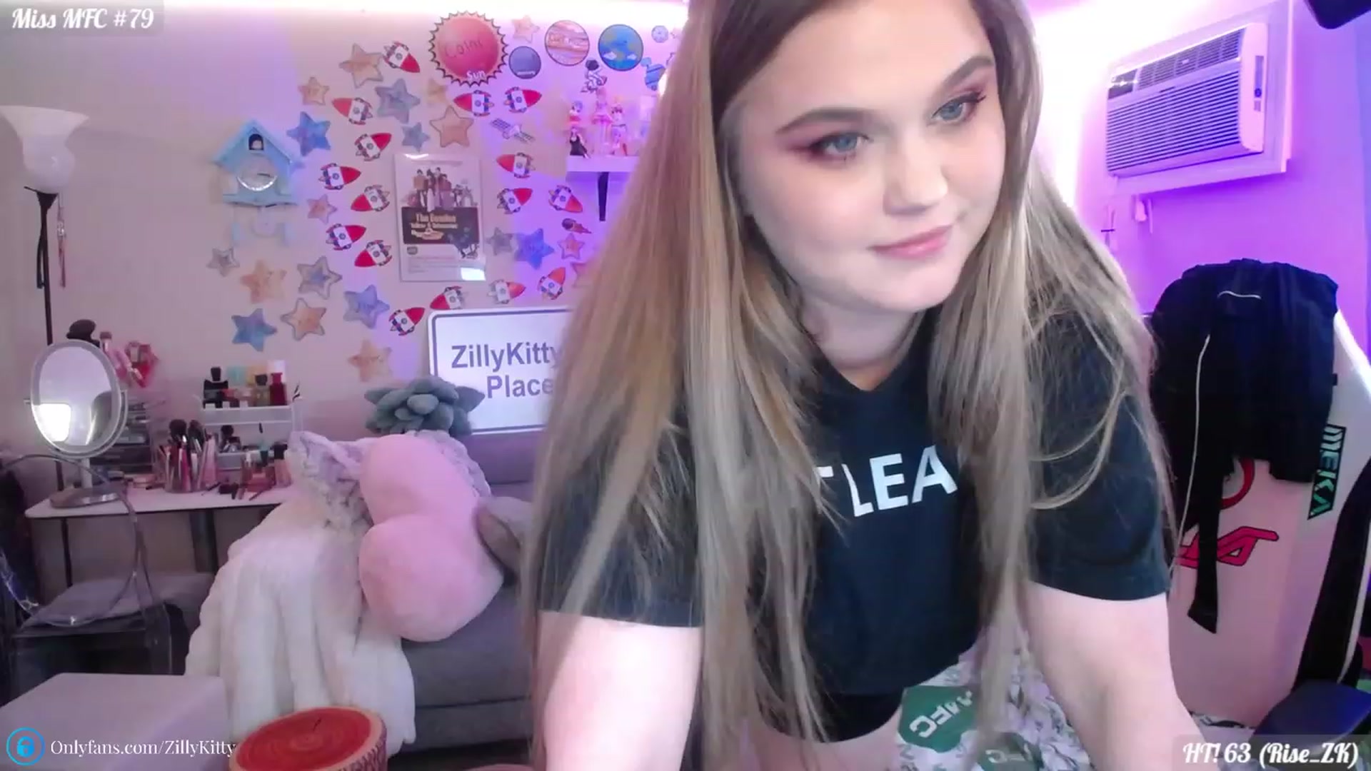 Gallery image thumbnail from ZillyKitty's myfreecams stream on, 07/15/2023, 21:07 image 7 of 20