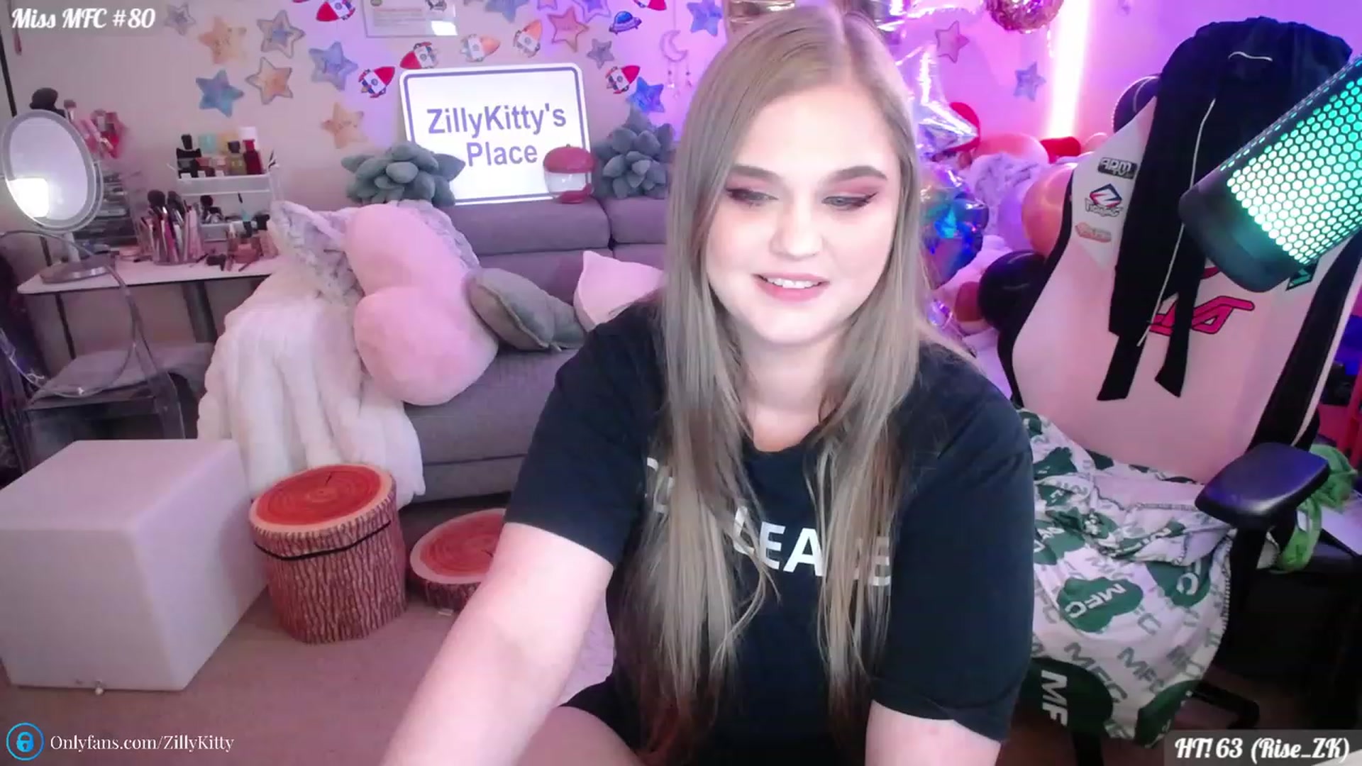 Gallery image thumbnail from ZillyKitty's myfreecams stream on, 07/15/2023, 21:07 image 10 of 20