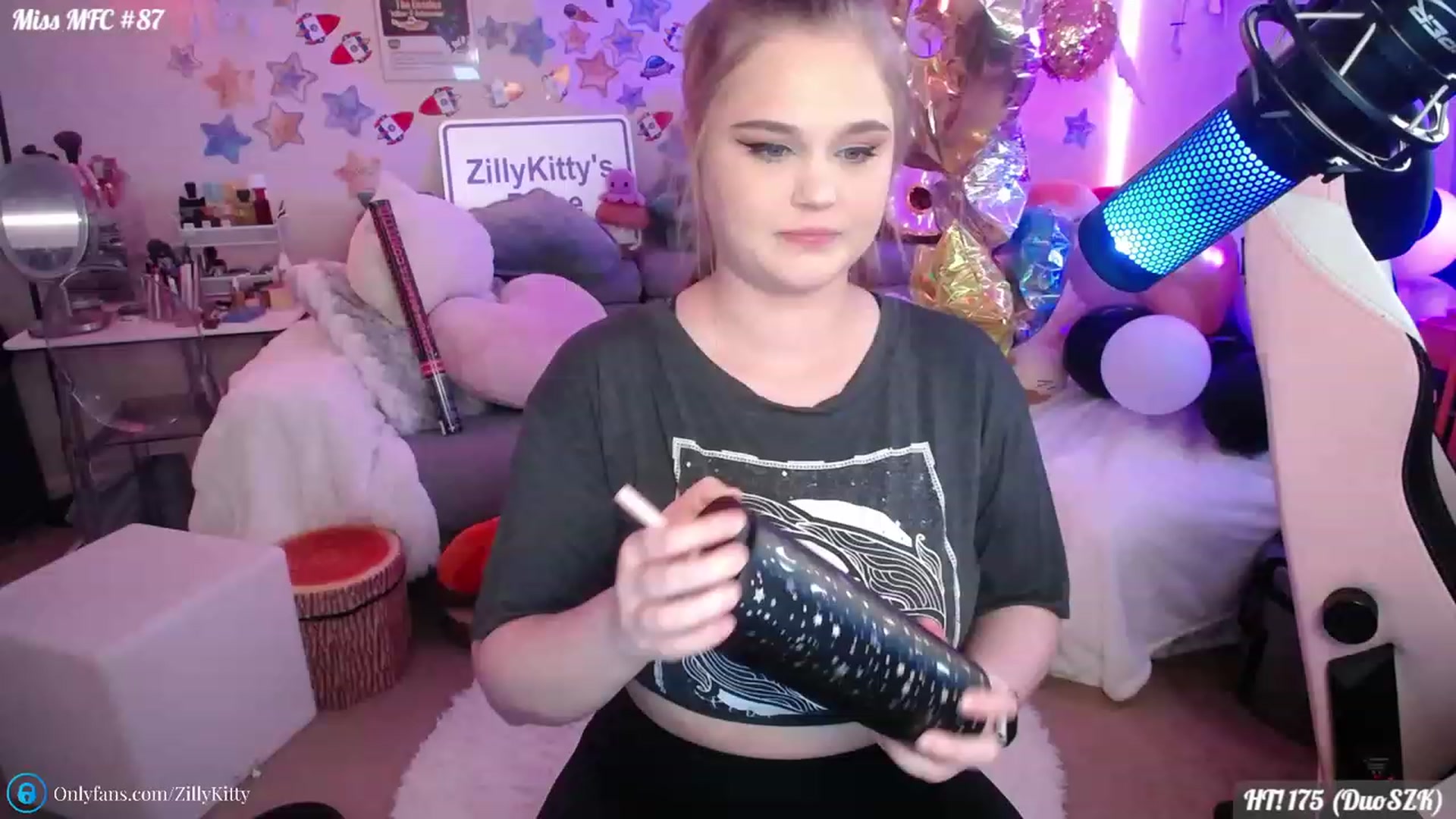 Gallery image thumbnail from ZillyKitty's myfreecams stream on, 07/17/2023, 22:09 image 6 of 20