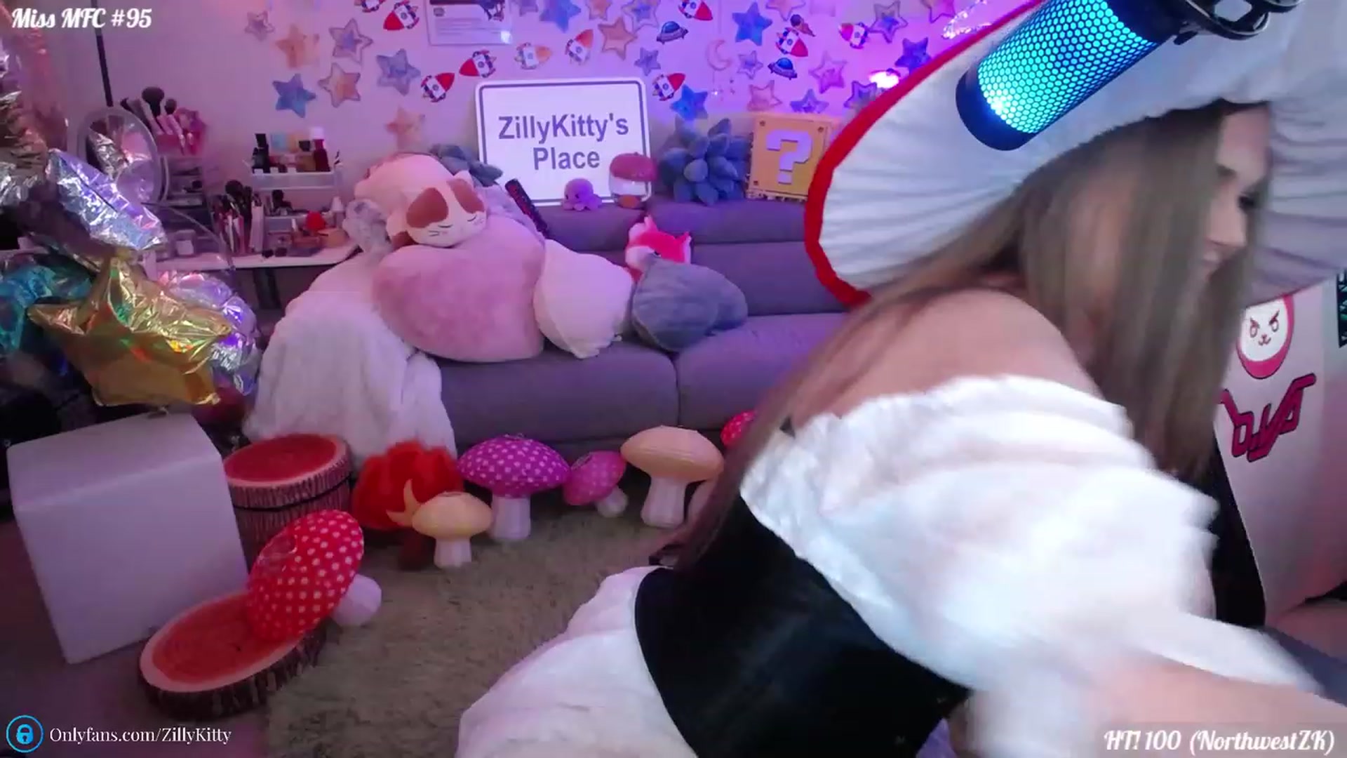Gallery image thumbnail from ZillyKitty's myfreecams stream on, 07/19/2023, 22:27 image 12 of 20