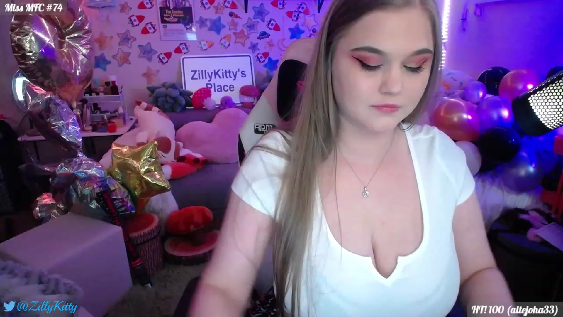 Gallery image thumbnail from ZillyKitty's myfreecams stream on, 07/22/2023, 02:04 image 4 of 20