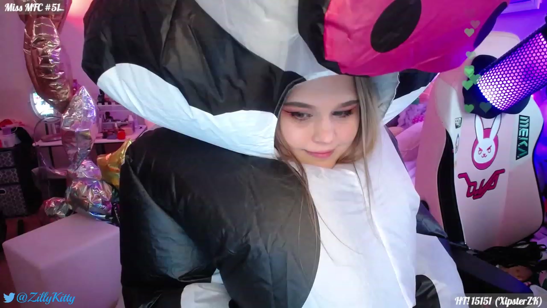 Gallery image thumbnail from ZillyKitty's myfreecams stream on, 07/22/2023, 02:23 image 15 of 20