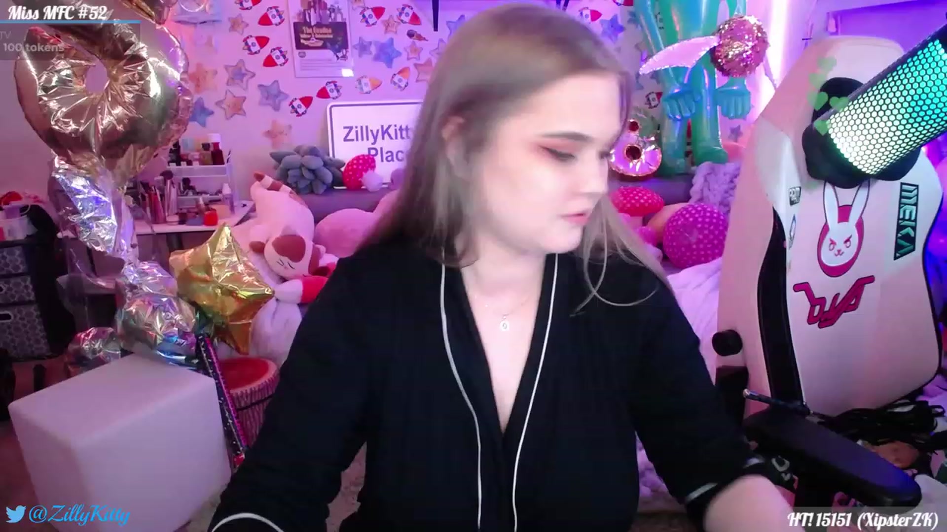 Gallery image thumbnail from ZillyKitty's myfreecams stream on, 07/22/2023, 02:44 image 3 of 20