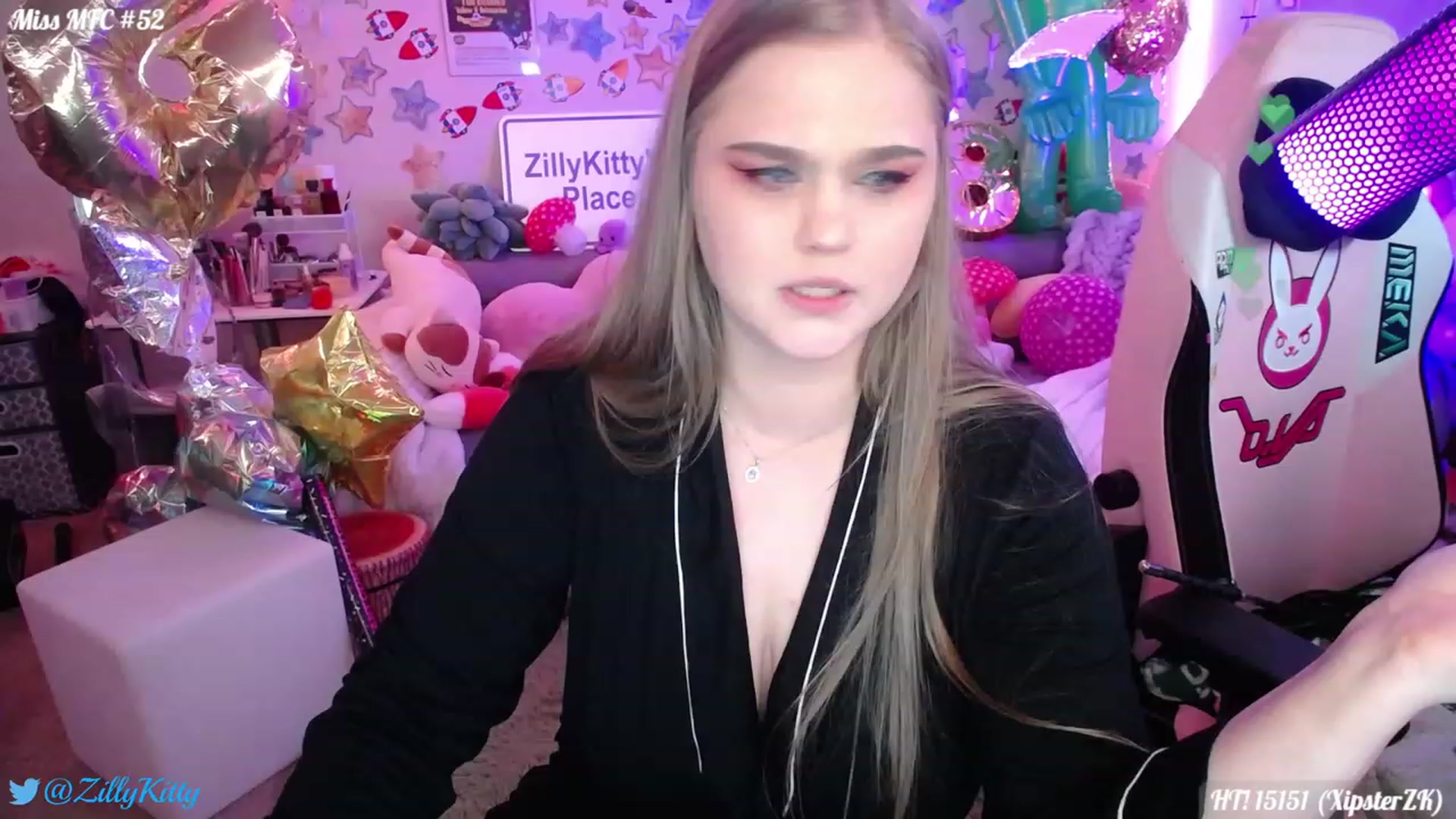 Gallery image thumbnail from ZillyKitty's myfreecams stream on, 07/22/2023, 02:44 image 9 of 20