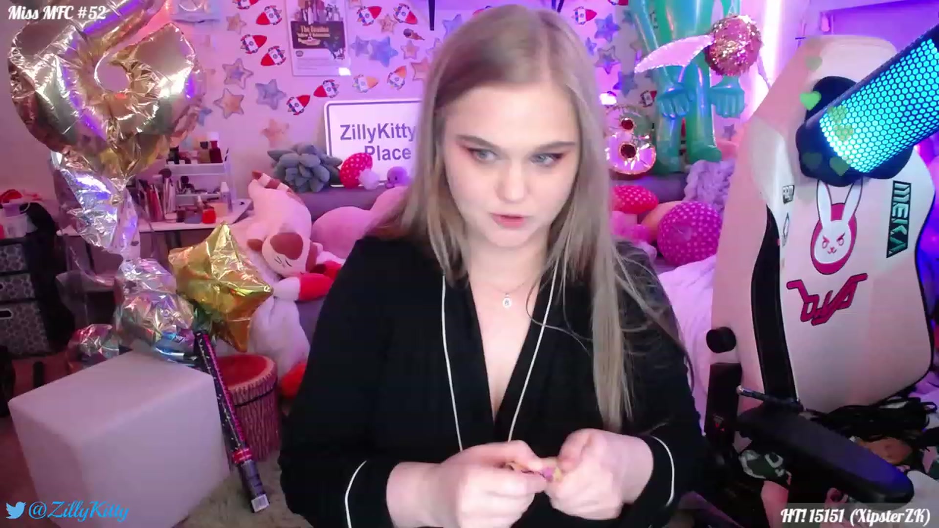 Gallery image thumbnail from ZillyKitty's myfreecams stream on, 07/22/2023, 02:44 image 5 of 20