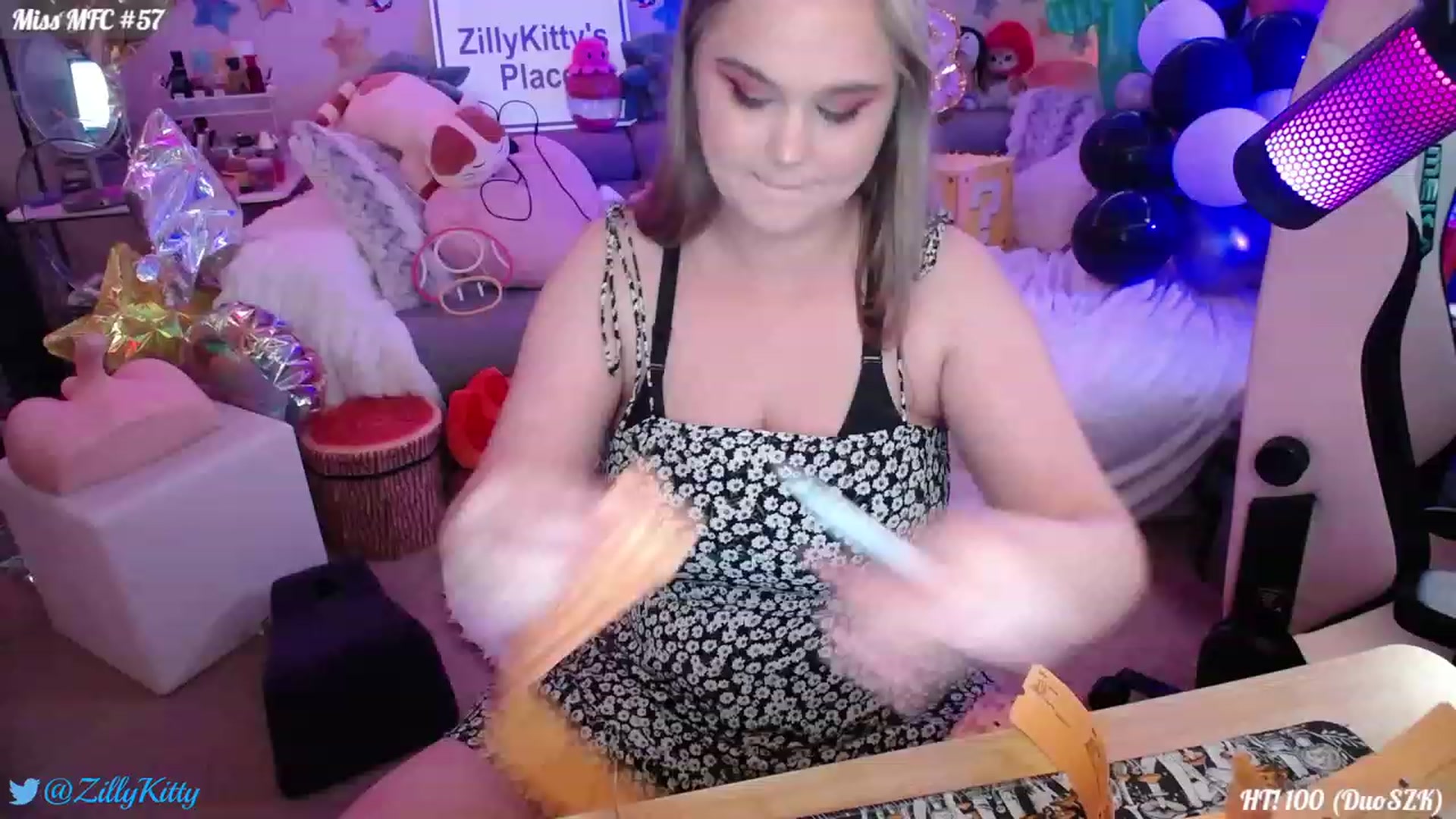 Gallery image thumbnail from ZillyKitty's myfreecams stream on, 07/31/2023, 21:28 image 12 of 20