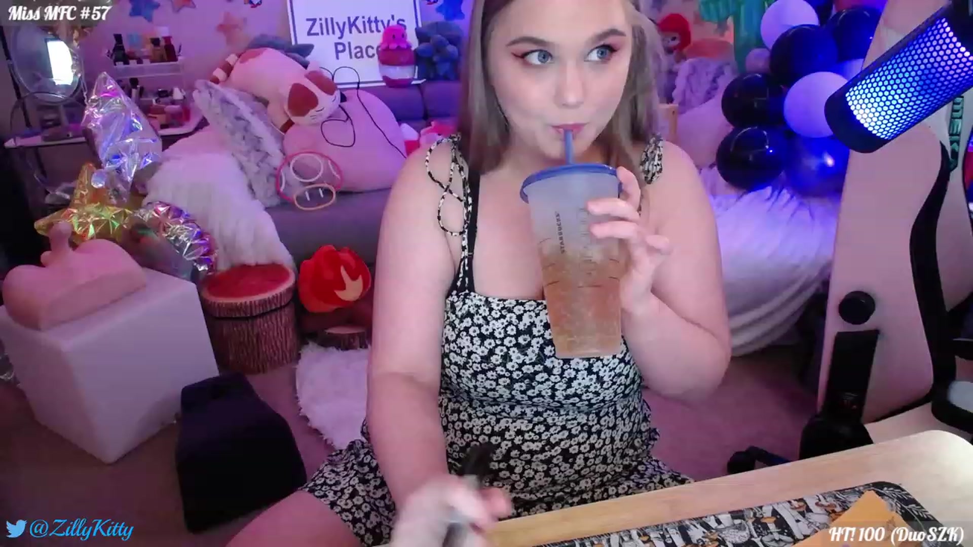 Gallery image thumbnail from ZillyKitty's myfreecams stream on, 07/31/2023, 21:28 image 13 of 20