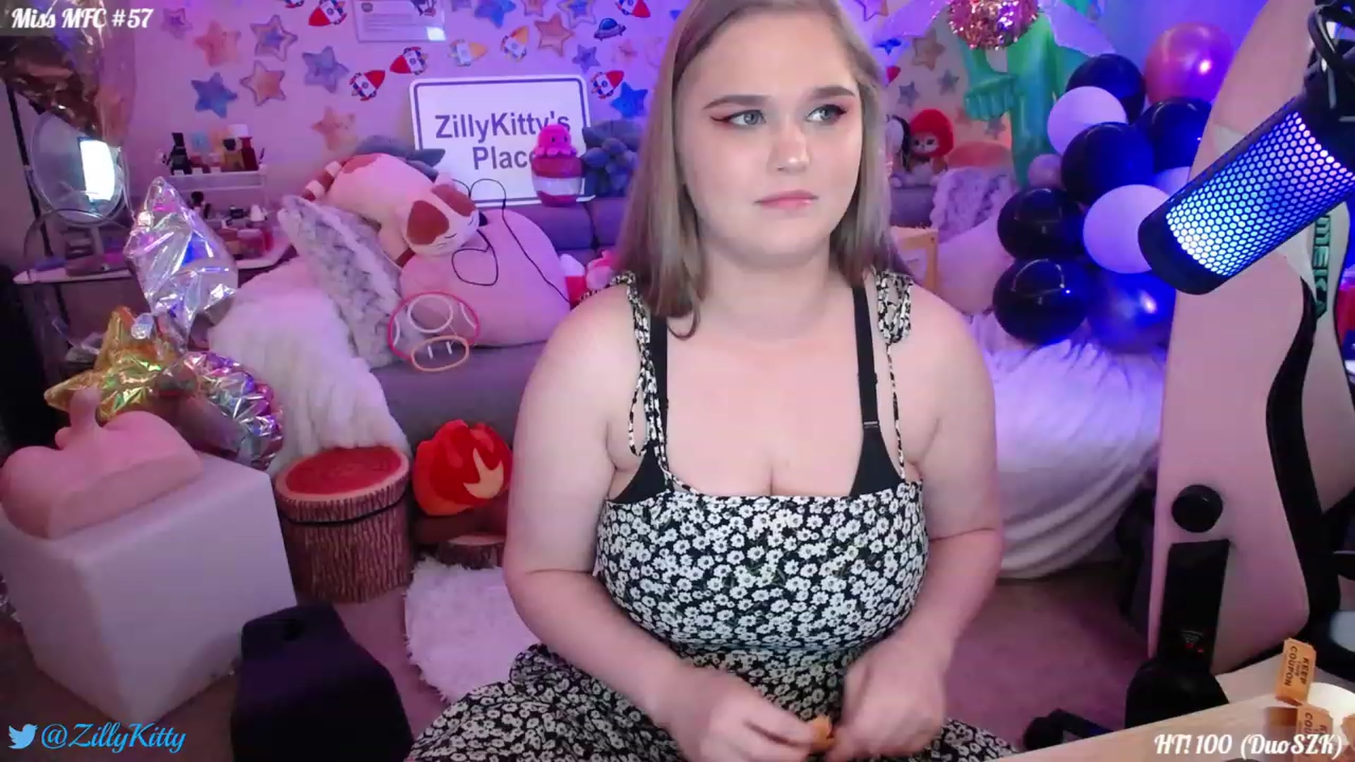 Gallery image thumbnail from ZillyKitty's myfreecams stream on, 07/31/2023, 21:41 image 17 of 20