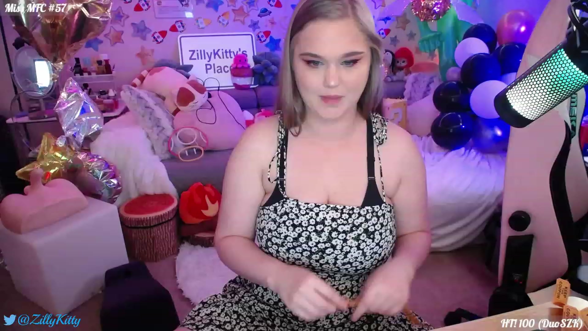 Gallery image thumbnail from ZillyKitty's myfreecams stream on, 07/31/2023, 21:41 image 15 of 20