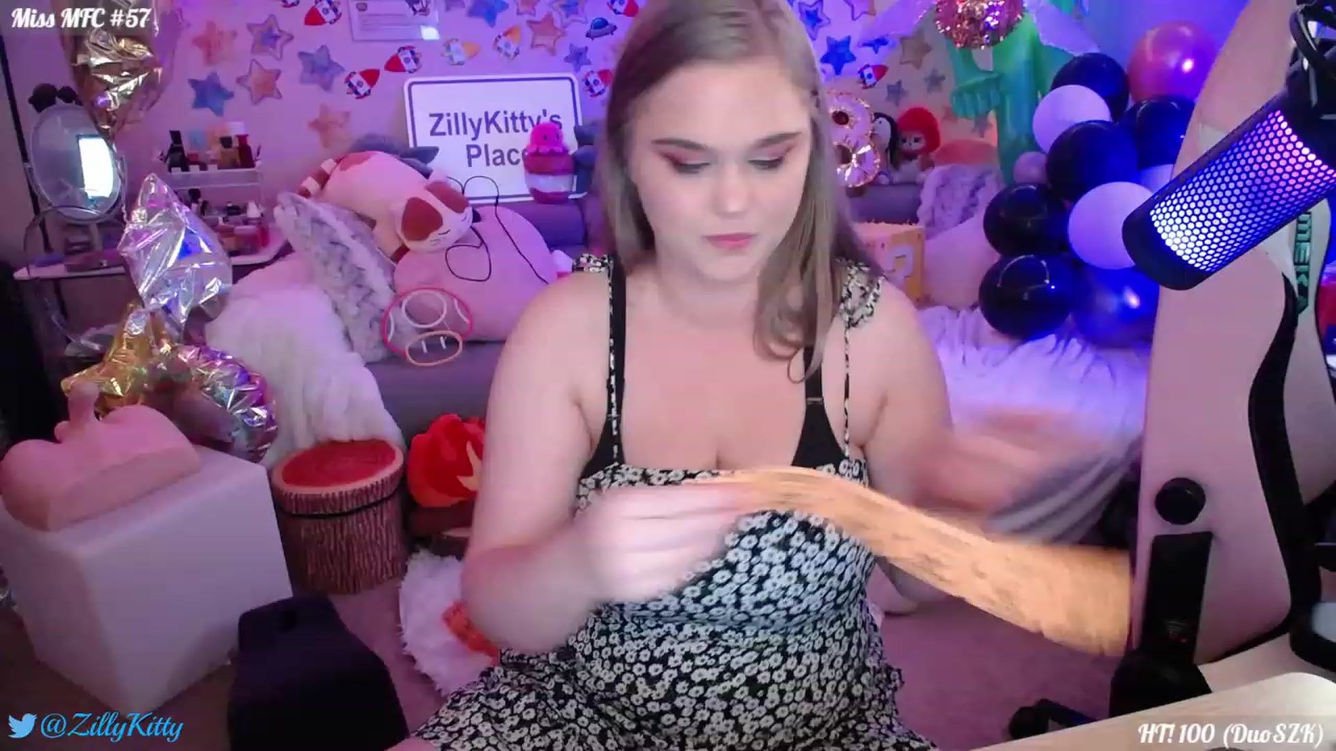 Gallery image thumbnail from ZillyKitty's myfreecams stream on, 07/31/2023, 21:41 image 7 of 20