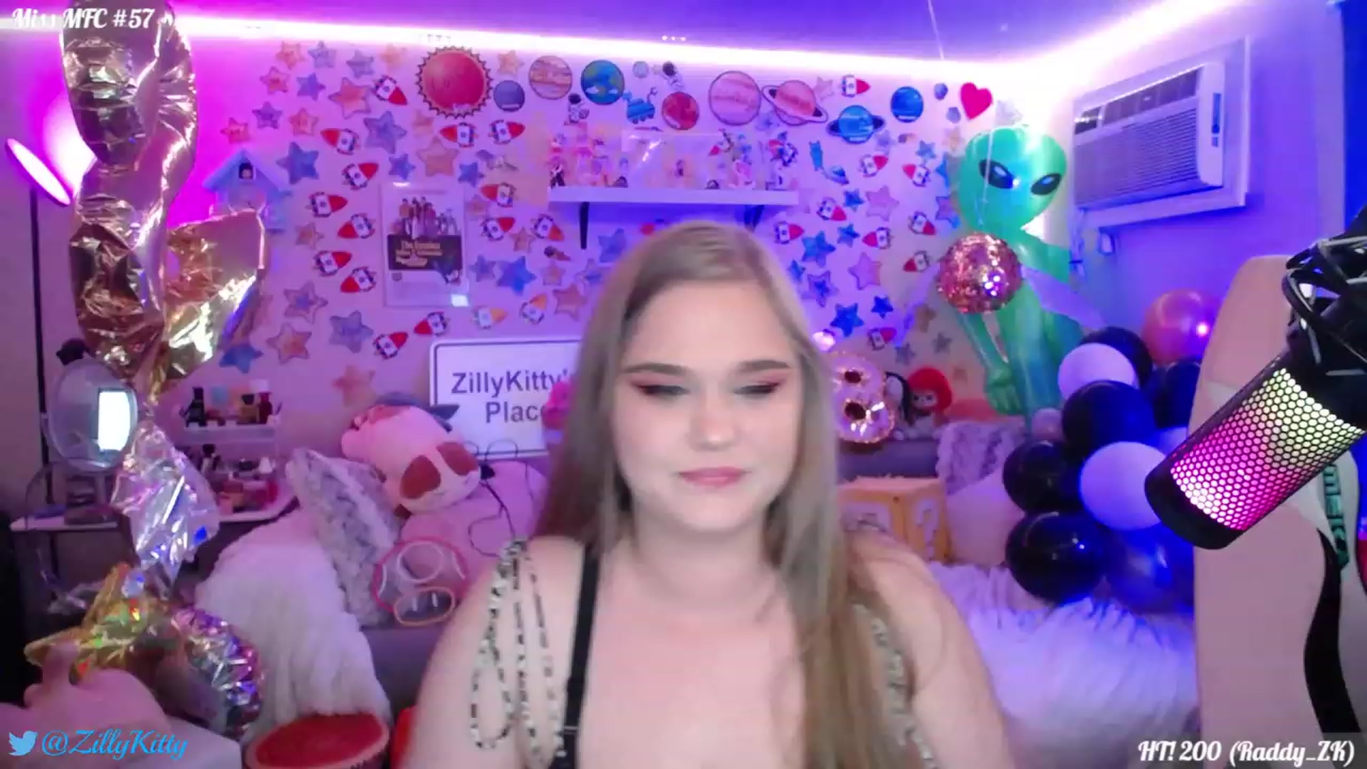 Gallery image thumbnail from ZillyKitty's myfreecams stream on, 07/31/2023, 22:07 image 8 of 20