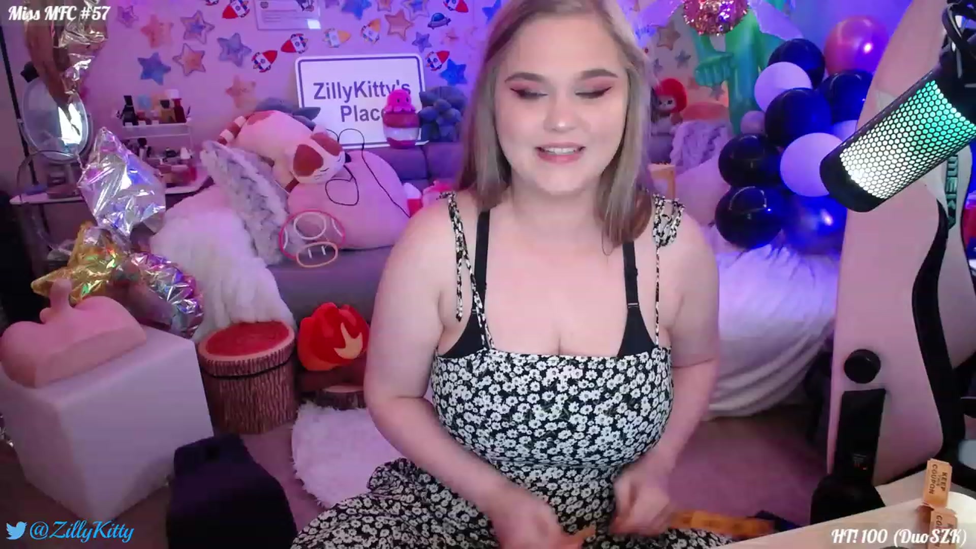 Gallery image thumbnail from ZillyKitty's myfreecams stream on, 07/31/2023, 22:07 image 1 of 20