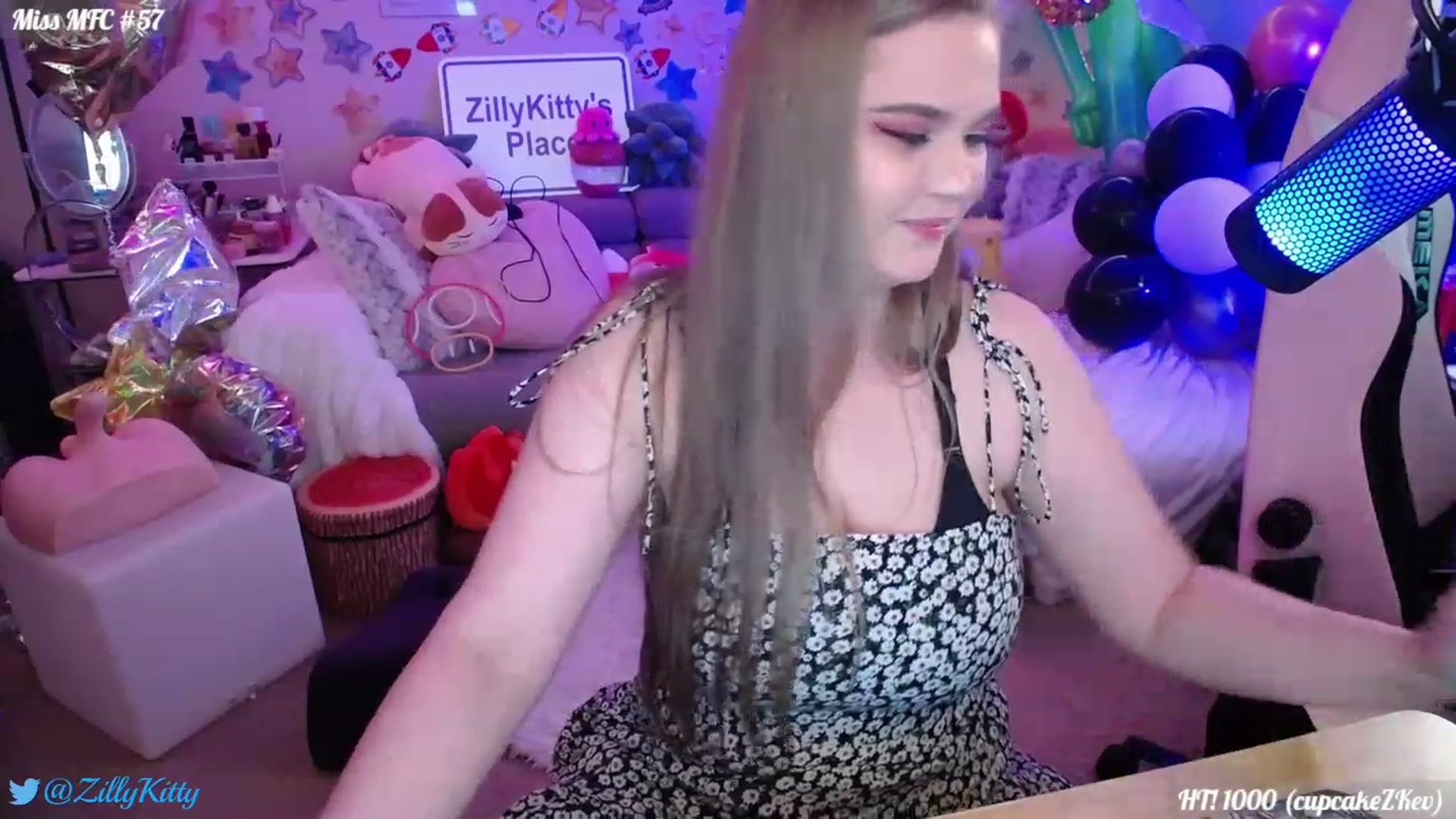 Gallery image thumbnail from ZillyKitty's myfreecams stream on, 07/31/2023, 22:07 image 20 of 20