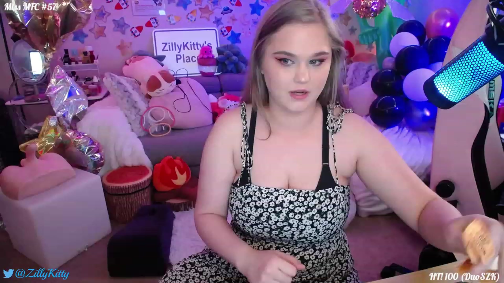 Gallery image thumbnail from ZillyKitty's myfreecams stream on, 07/31/2023, 22:07 image 2 of 20