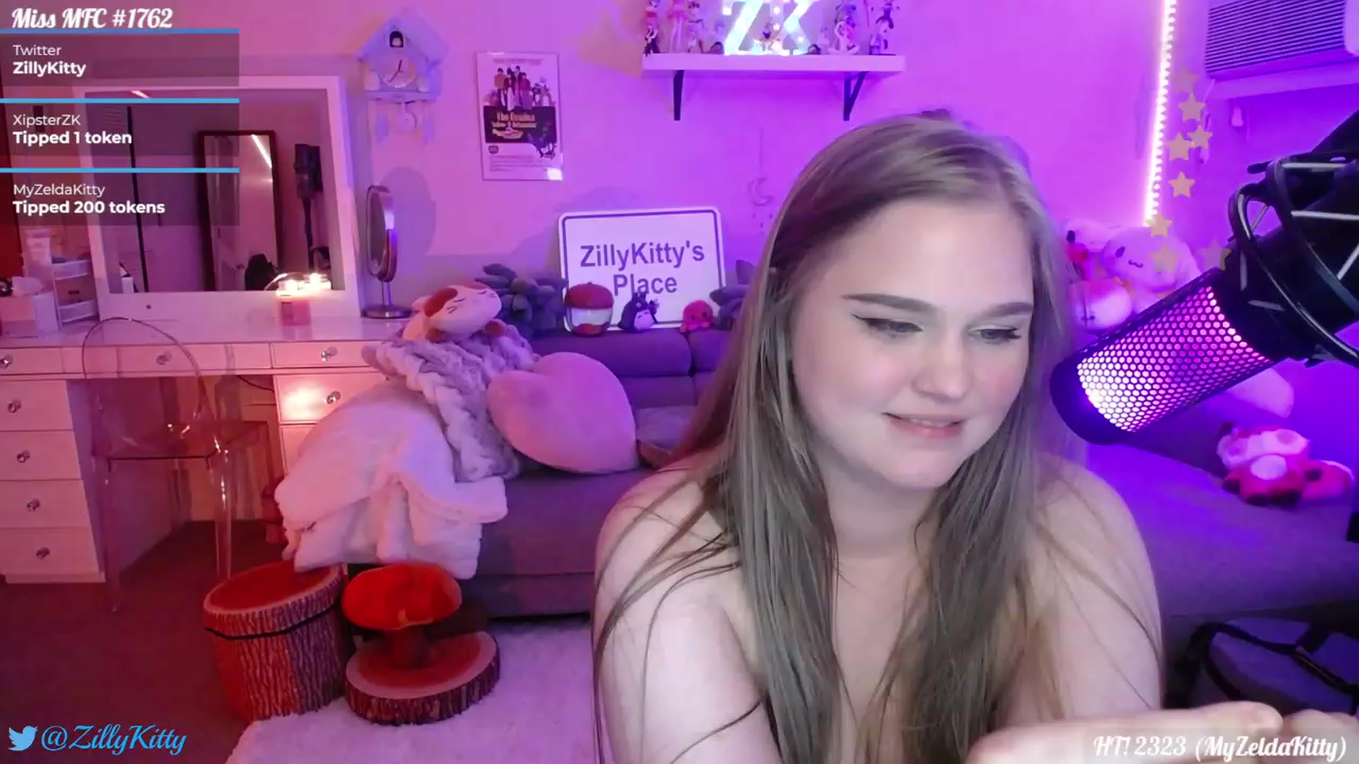 Gallery image thumbnail from ZillyKitty's myfreecams stream on, 08/18/2023, 23:55 image 16 of 20