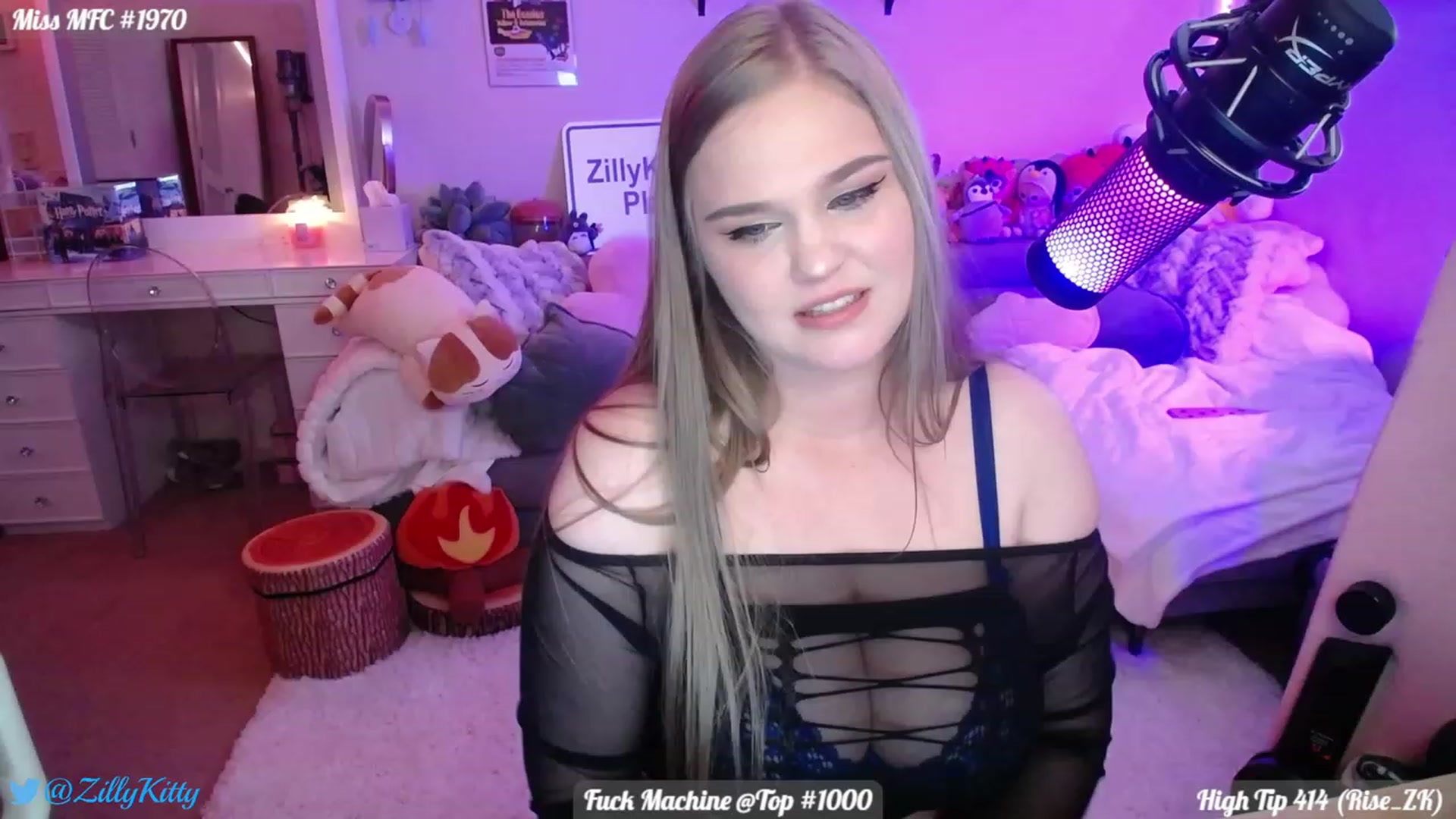 Gallery image thumbnail from ZillyKitty's myfreecams stream on, 08/31/2023, 24:27 image 13 of 20