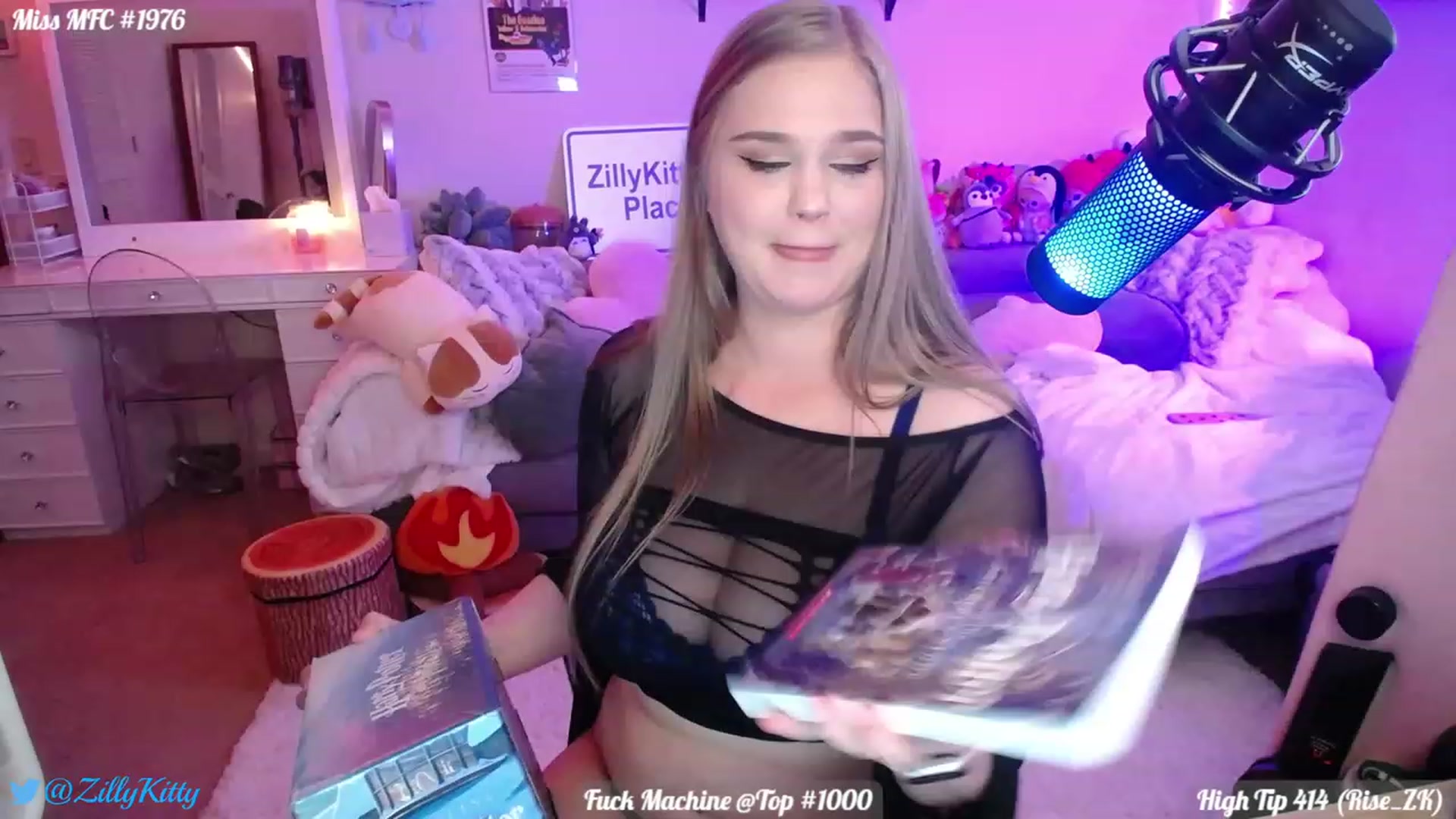 Gallery image thumbnail from ZillyKitty's myfreecams stream on, 08/31/2023, 24:27 image 7 of 20
