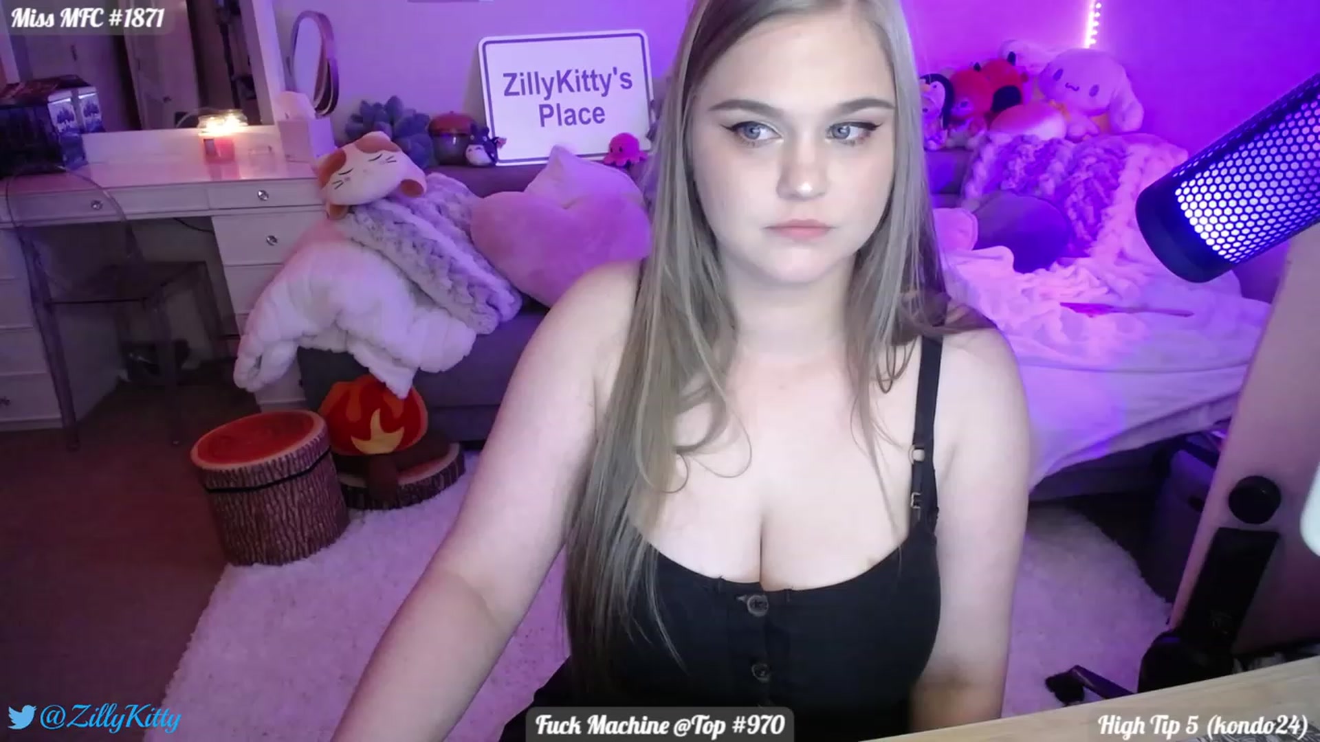 Gallery image thumbnail from ZillyKitty's myfreecams stream on, 08/31/2023, 21:30 image 10 of 20