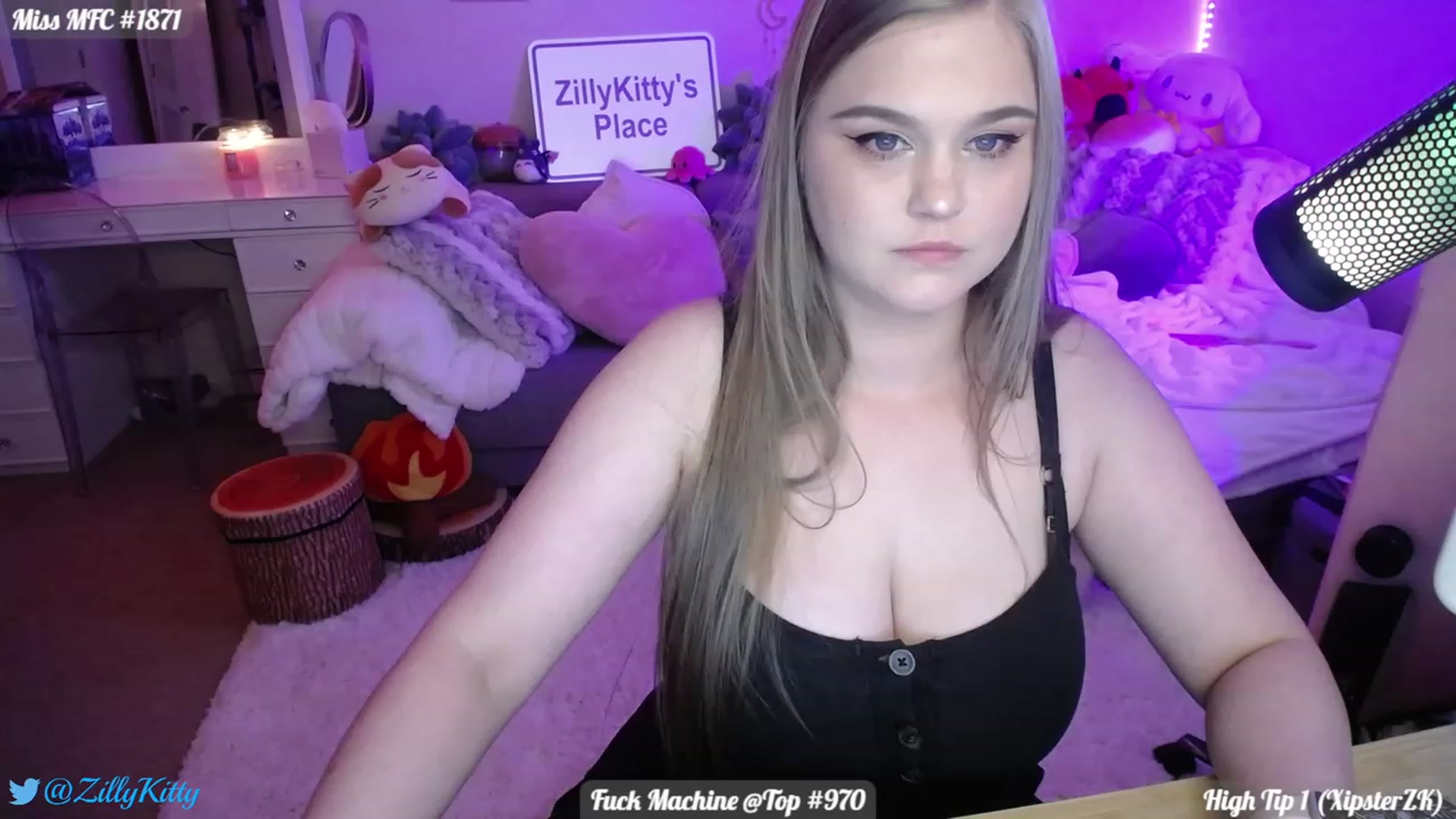 Gallery image thumbnail from ZillyKitty's myfreecams stream on, 08/31/2023, 21:30 image 5 of 20