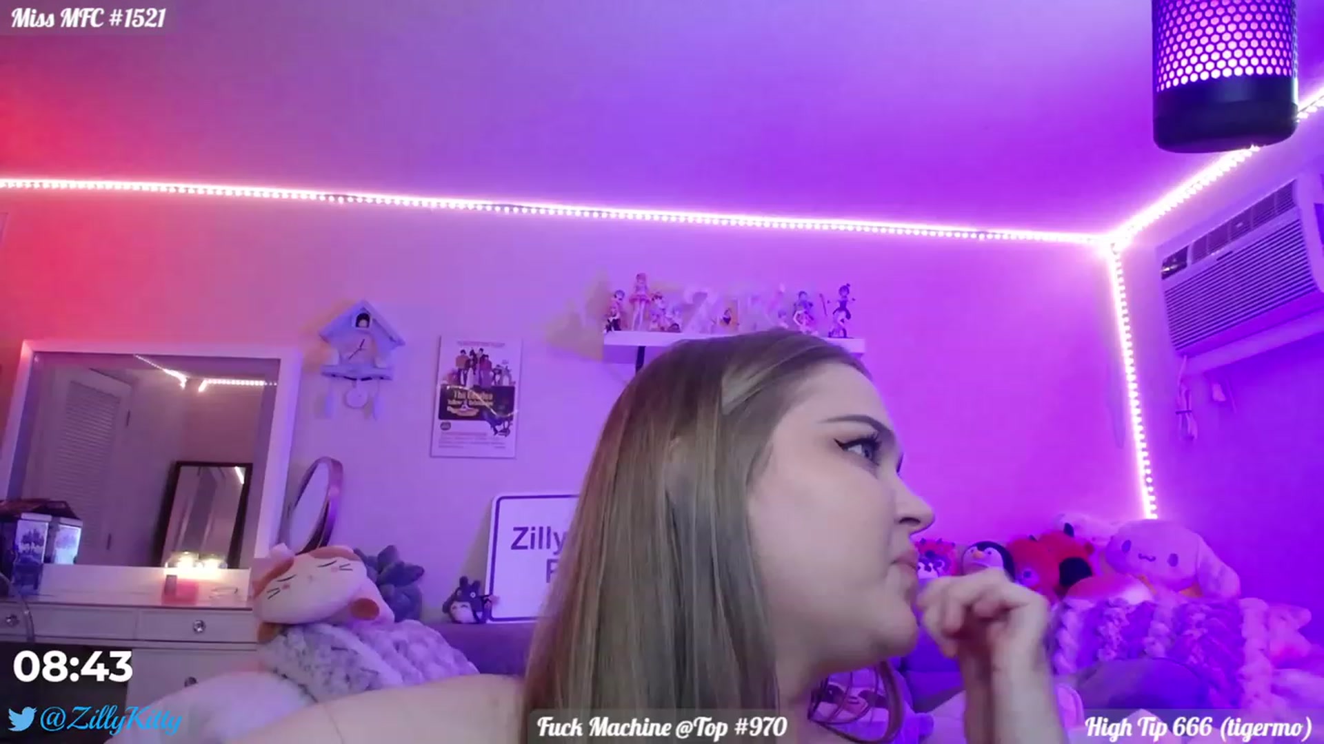 Gallery image thumbnail from ZillyKitty's myfreecams stream on, 09/01/2023, 24:34 image 17 of 20