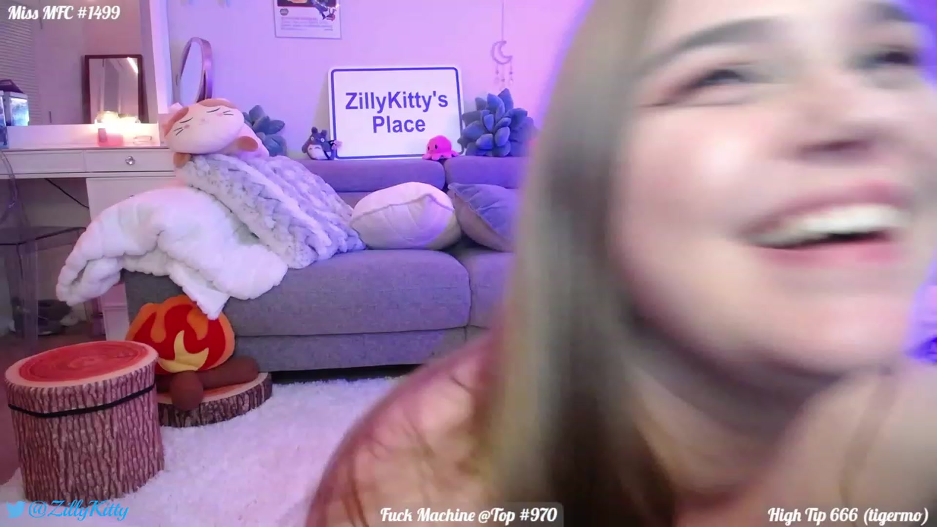 Gallery image thumbnail from ZillyKitty's myfreecams stream on, 09/01/2023, 24:34 image 19 of 20