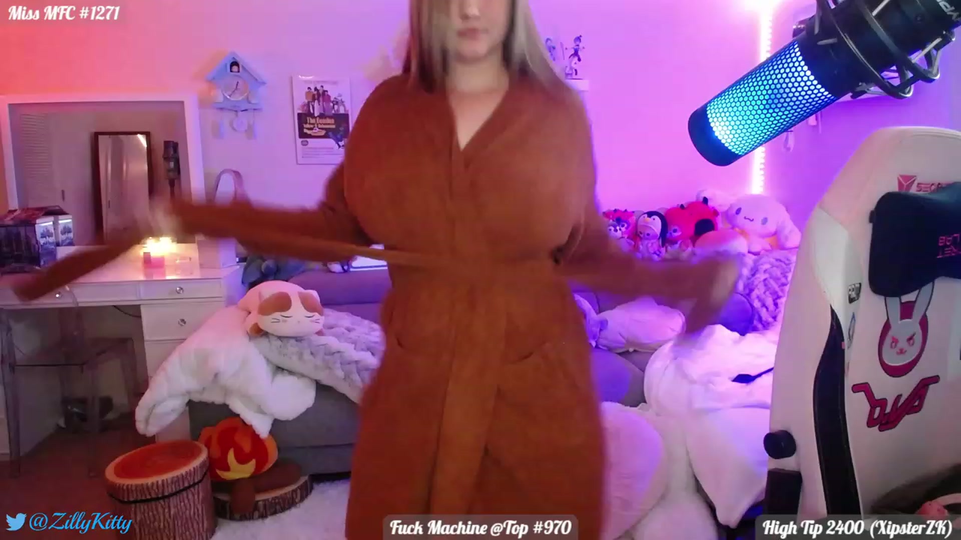 Gallery image thumbnail from ZillyKitty's myfreecams stream on, 09/01/2023, 03:21 image 19 of 20