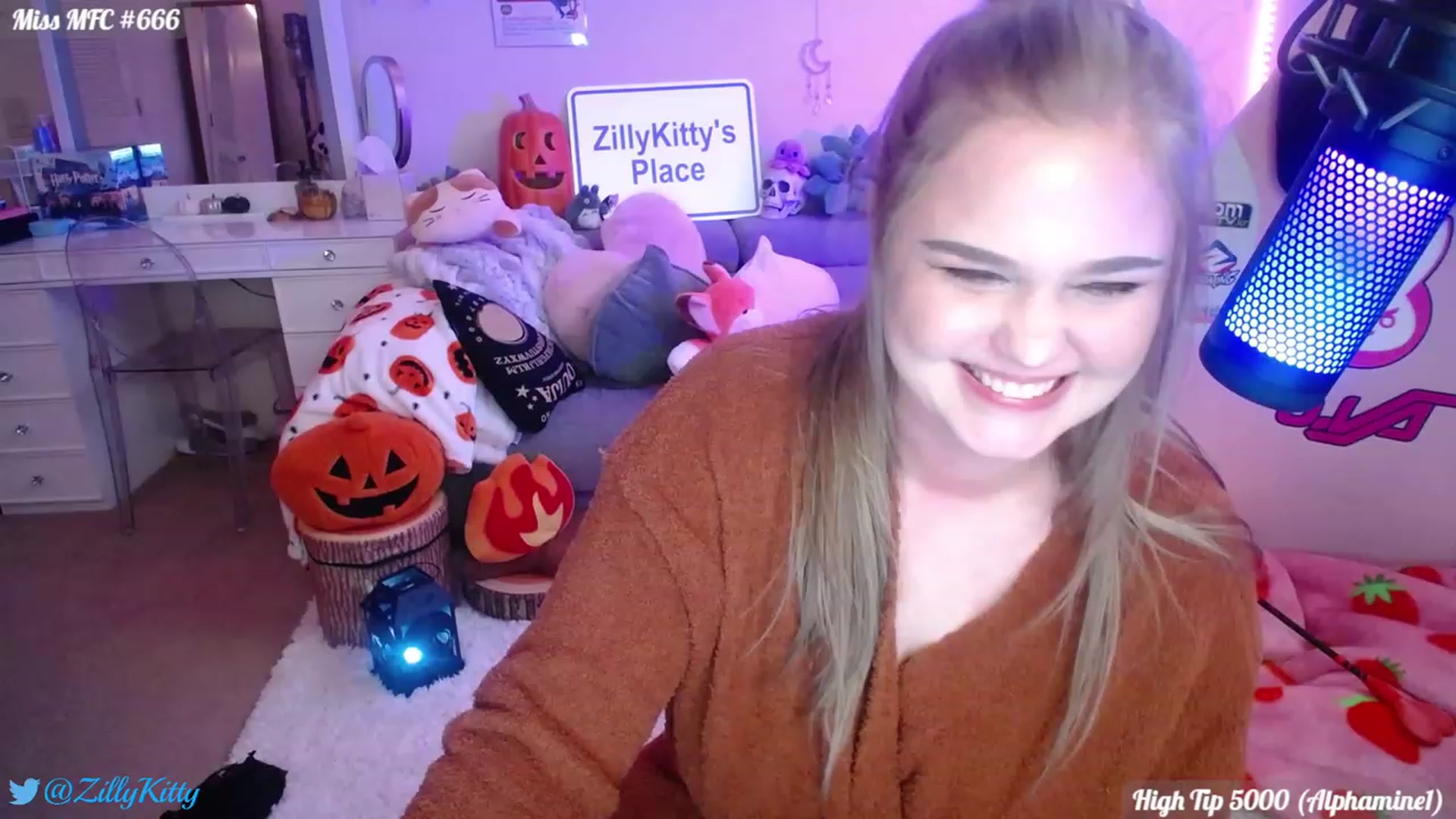 Gallery image thumbnail from ZillyKitty's myfreecams stream on, 09/20/2023, 02:04 image 18 of 20