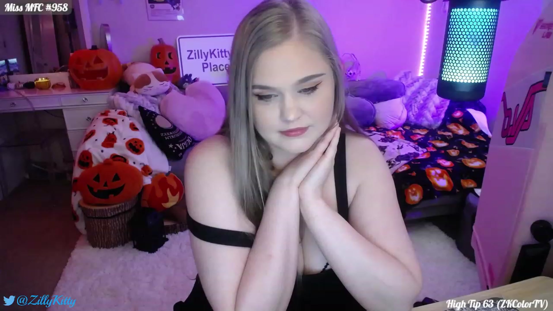 Gallery image thumbnail from ZillyKitty's myfreecams stream on, 09/26/2023, 21:59 image 13 of 20