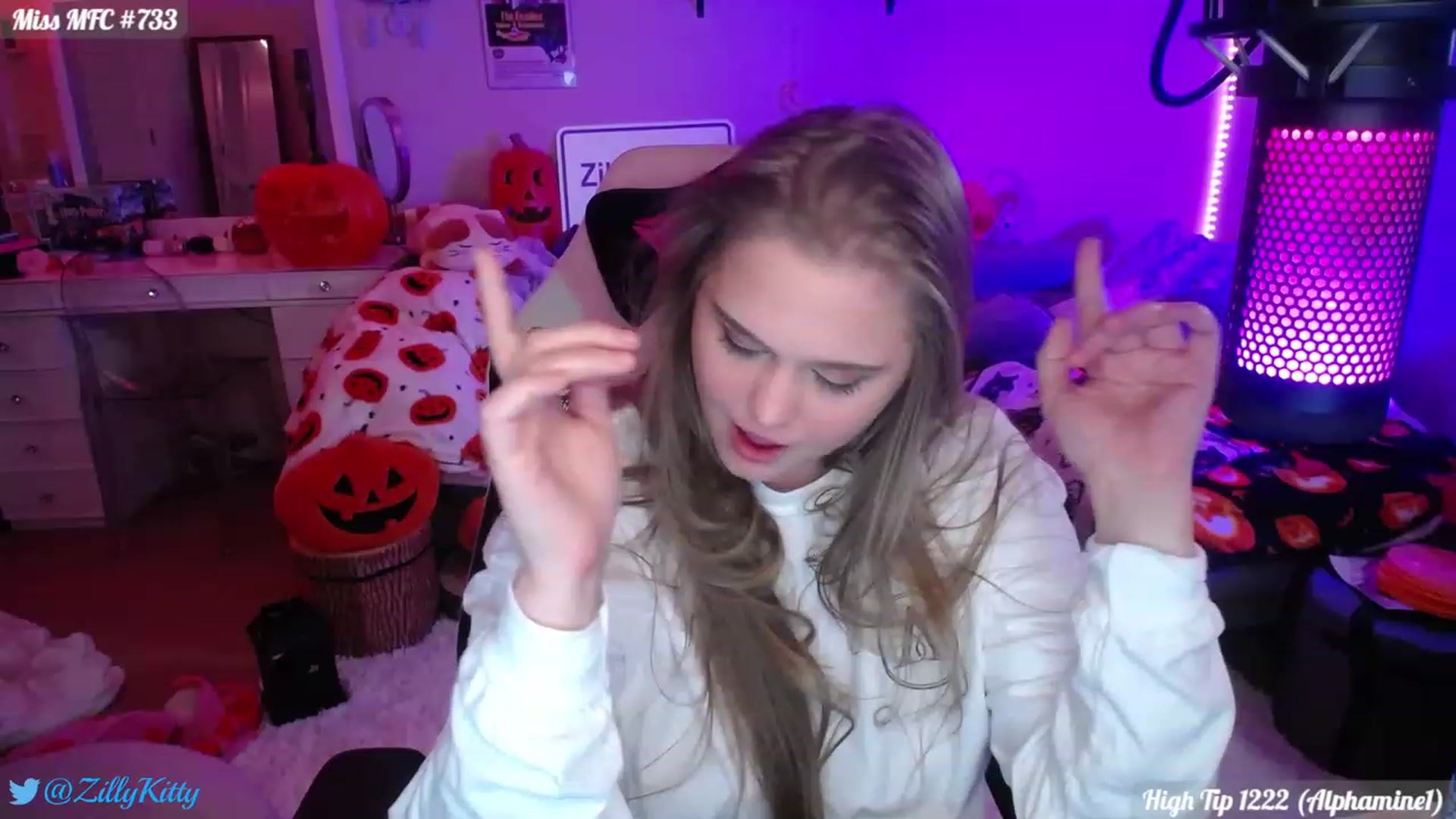 Gallery image thumbnail from ZillyKitty's myfreecams stream on, 09/29/2023, 04:38 image 13 of 20