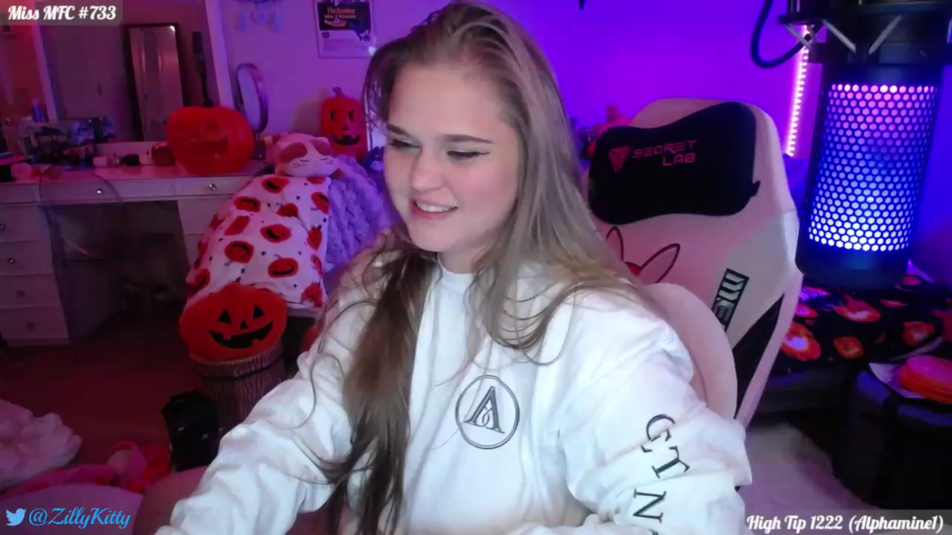 Gallery image thumbnail from ZillyKitty's myfreecams stream on, 09/29/2023, 04:38 image 7 of 20