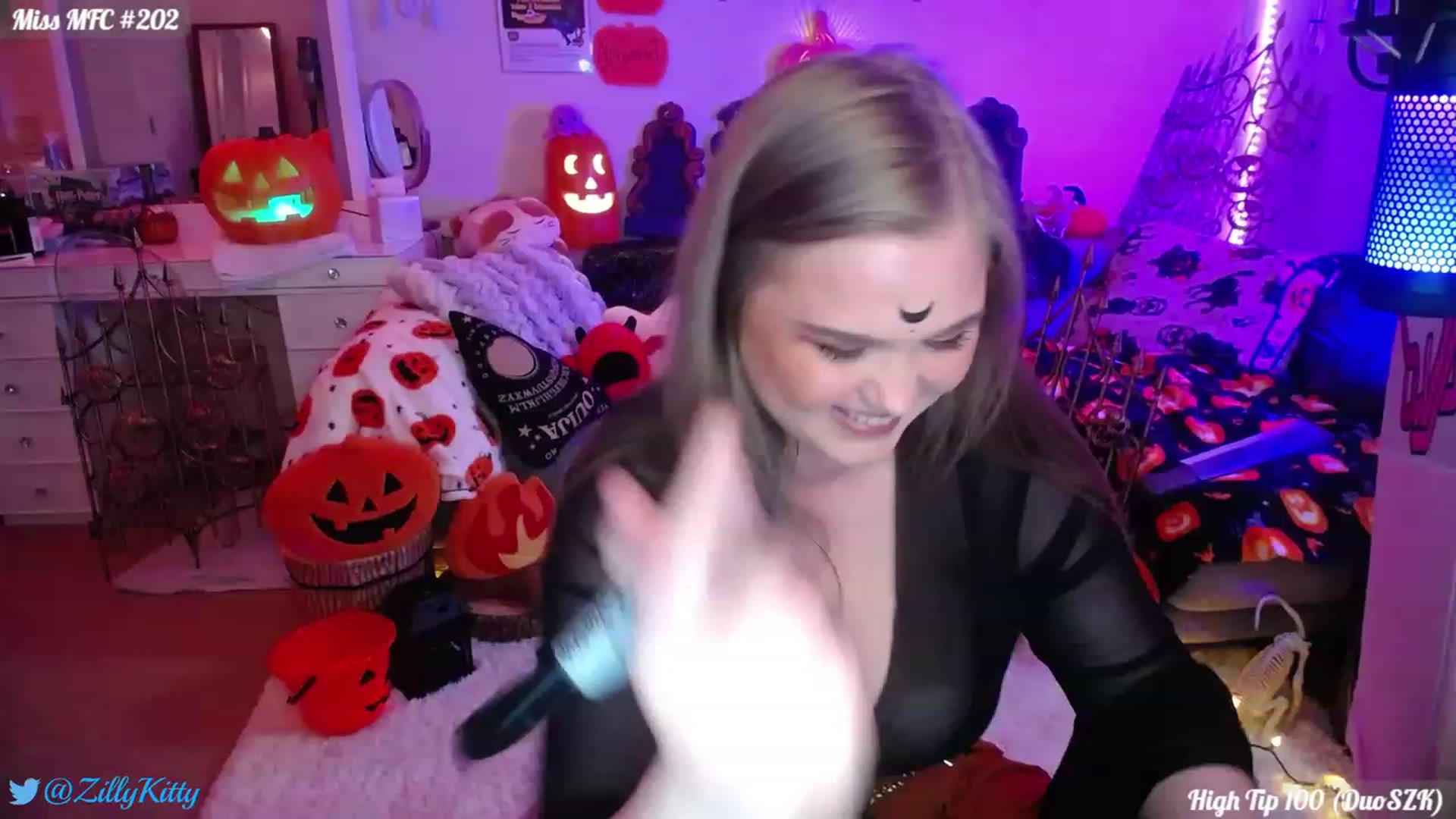 Gallery image thumbnail from ZillyKitty's myfreecams stream on, 10/02/2023, 23:29 image 3 of 20