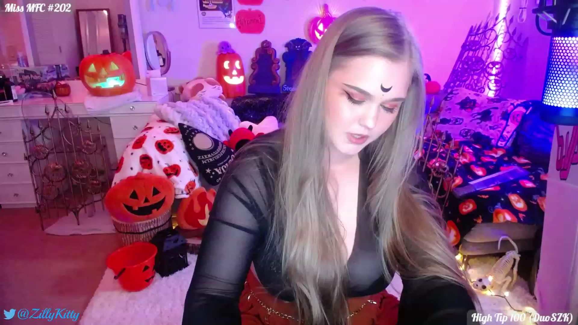 Gallery image thumbnail from ZillyKitty's myfreecams stream on, 10/02/2023, 23:29 image 5 of 20